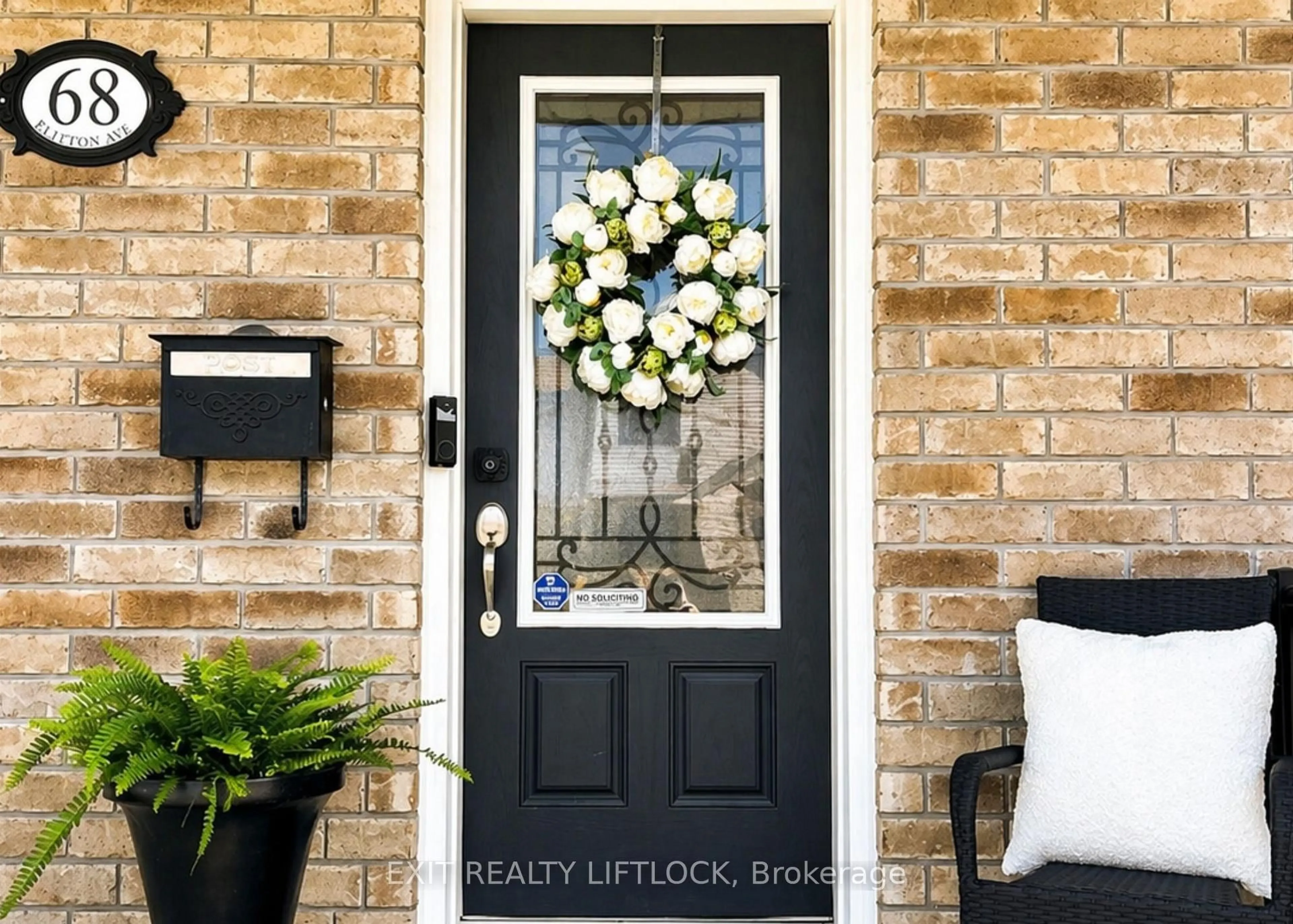 Indoor entryway for 68 Flitton Ave, Peterborough Ontario K9H 0G5