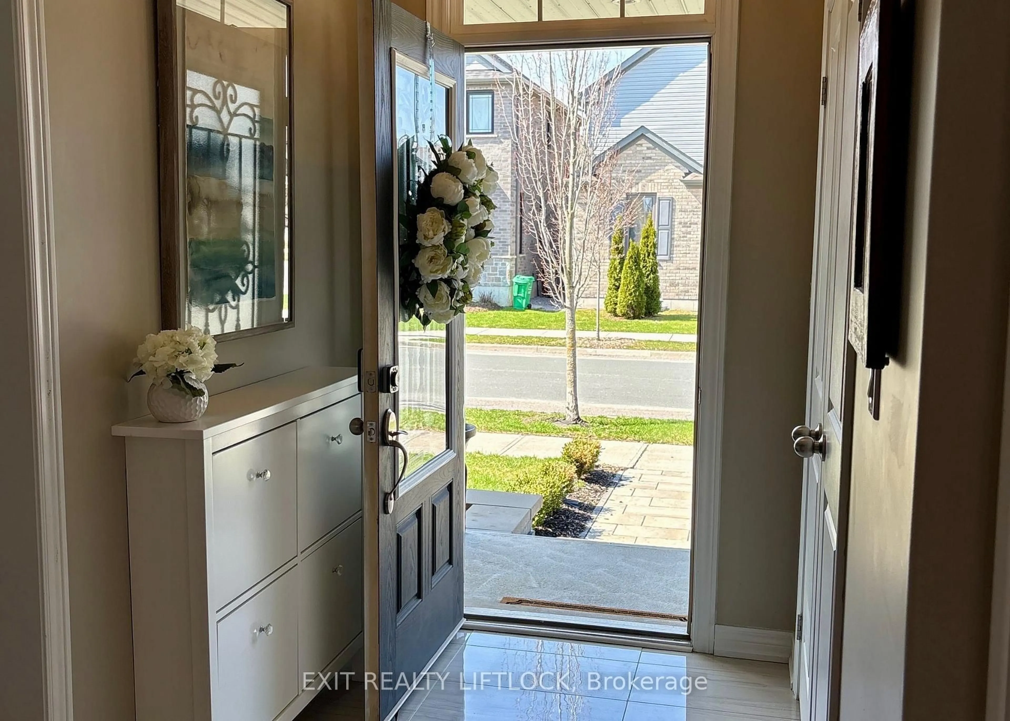 Indoor entryway for 68 Flitton Ave, Peterborough Ontario K9H 0G5
