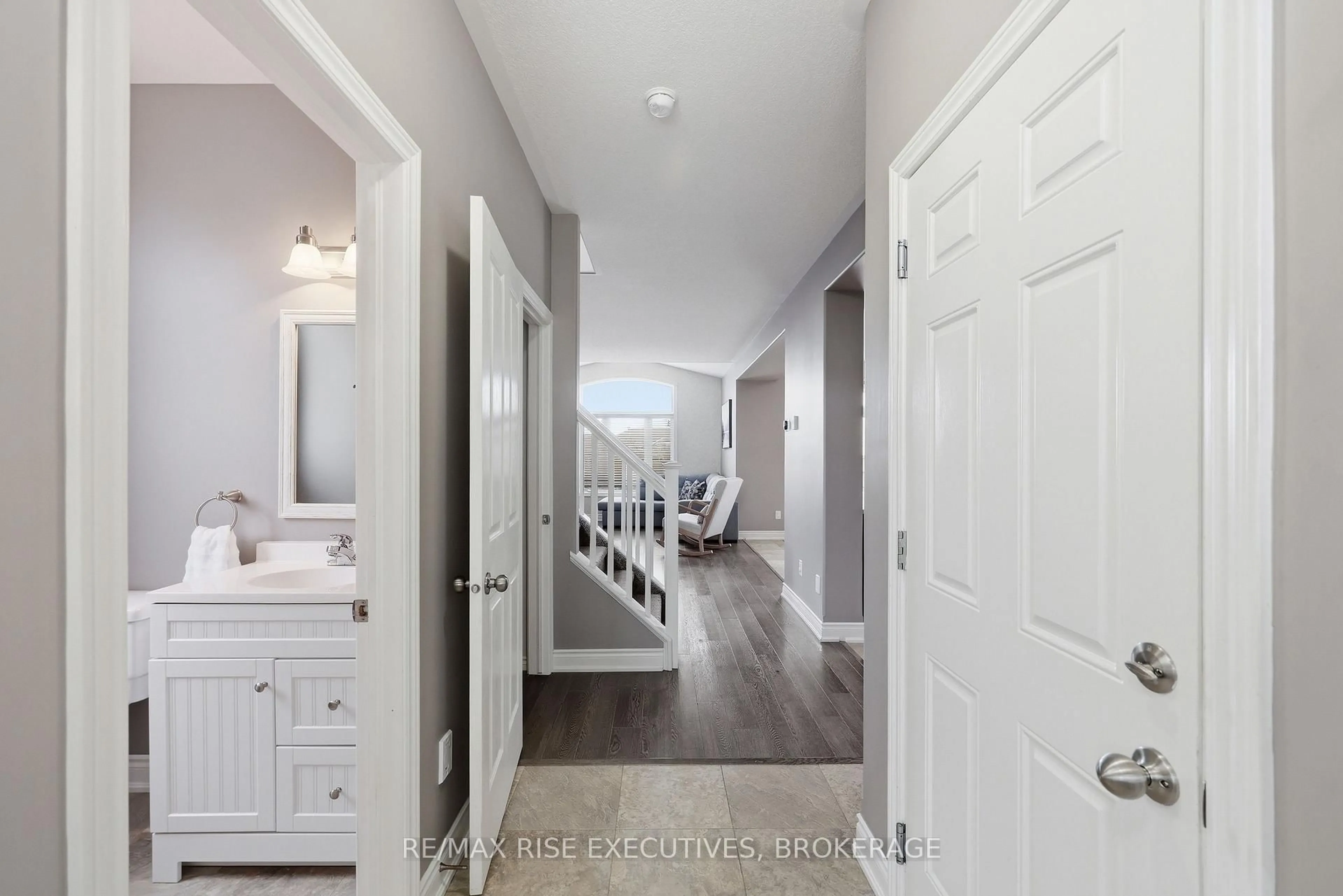 Indoor entryway for 203 Kildare Ave, Loyalist Ontario K7N 0A4