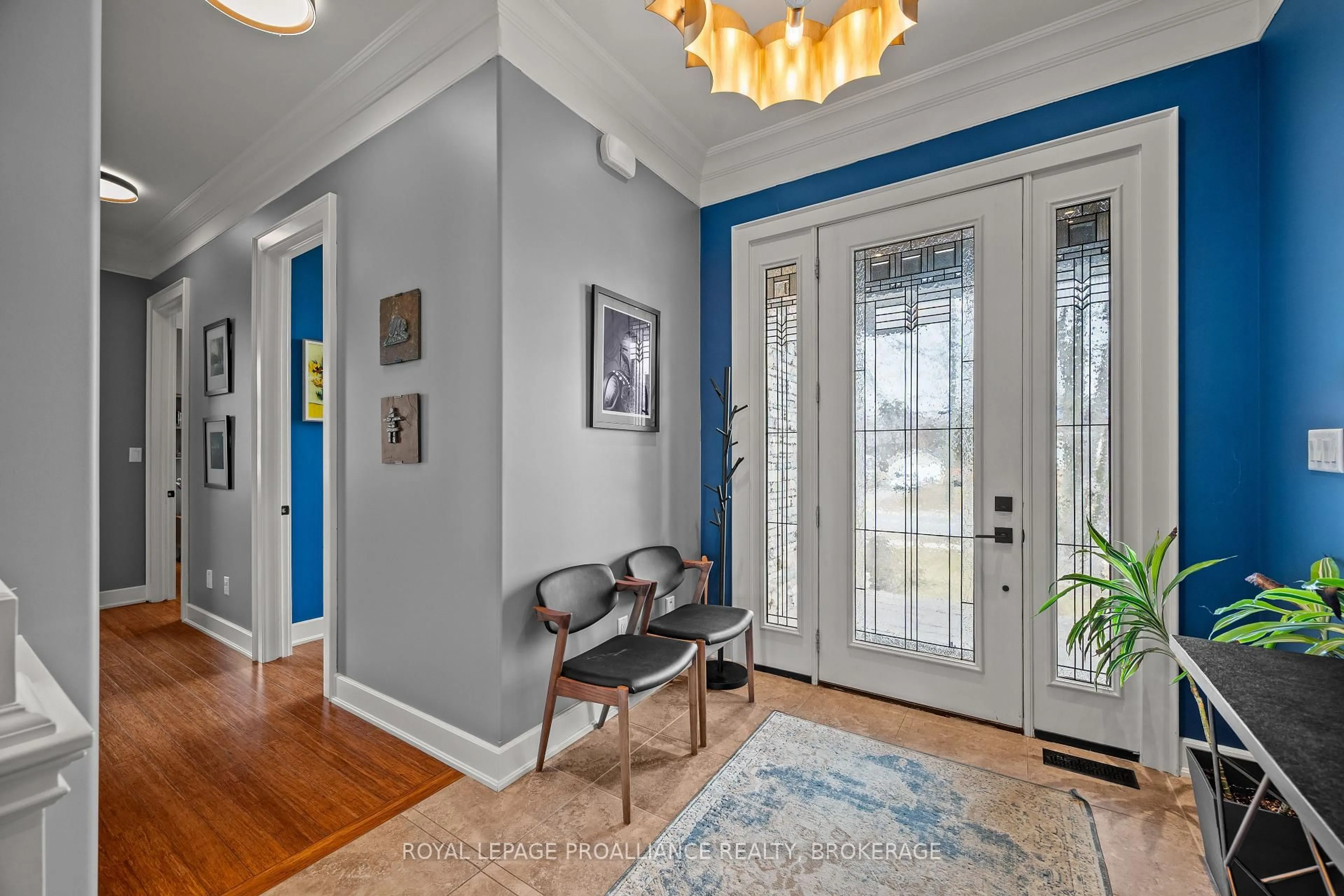 Indoor entryway for 977 Woodbine Rd, Kingston Ontario K7P 2X5