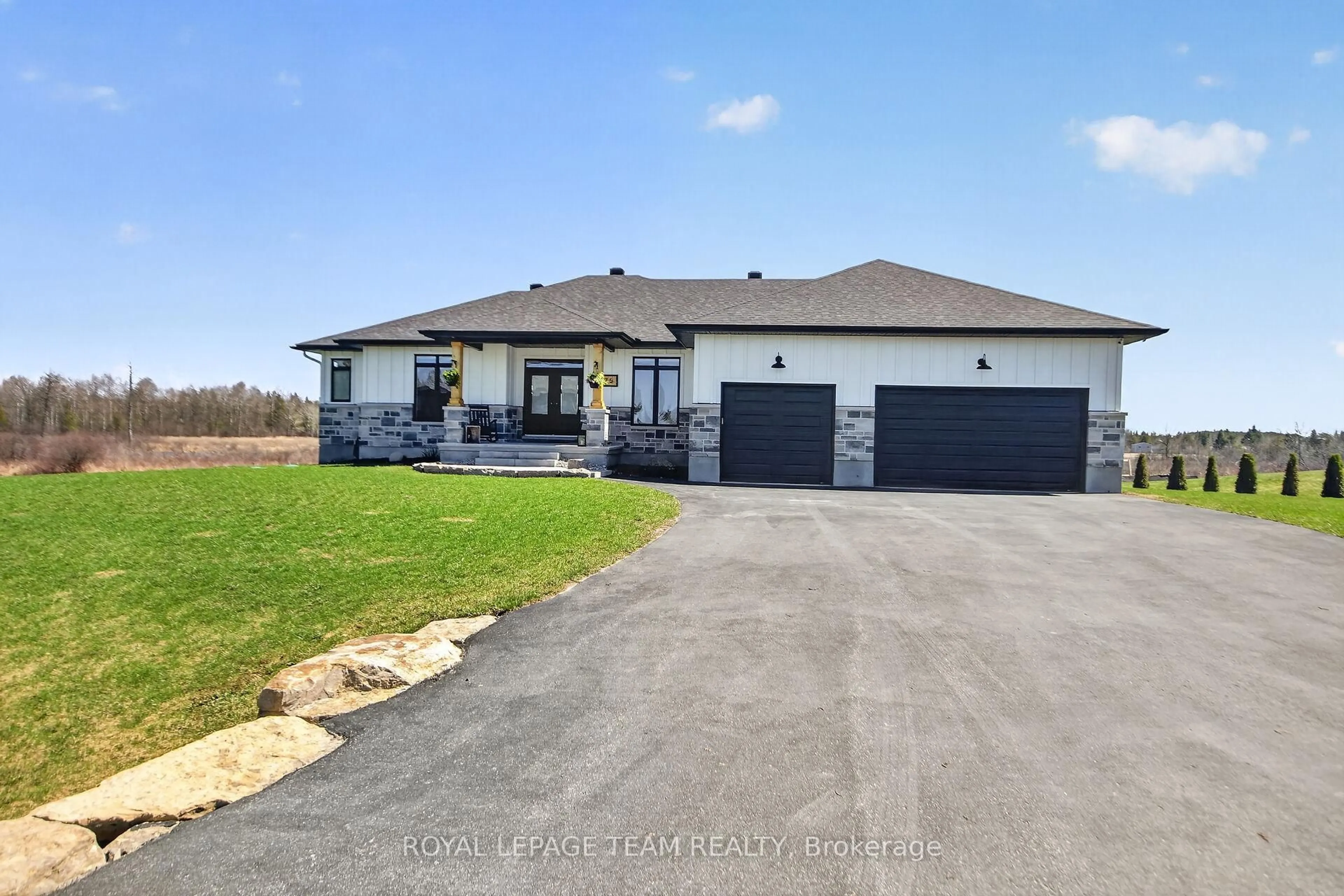 A pic from outside/outdoor area/front of a property/back of a property/a pic from drone, unknown for 375 Johnny Porter Dr, Ashton Ontario K0A 1B0