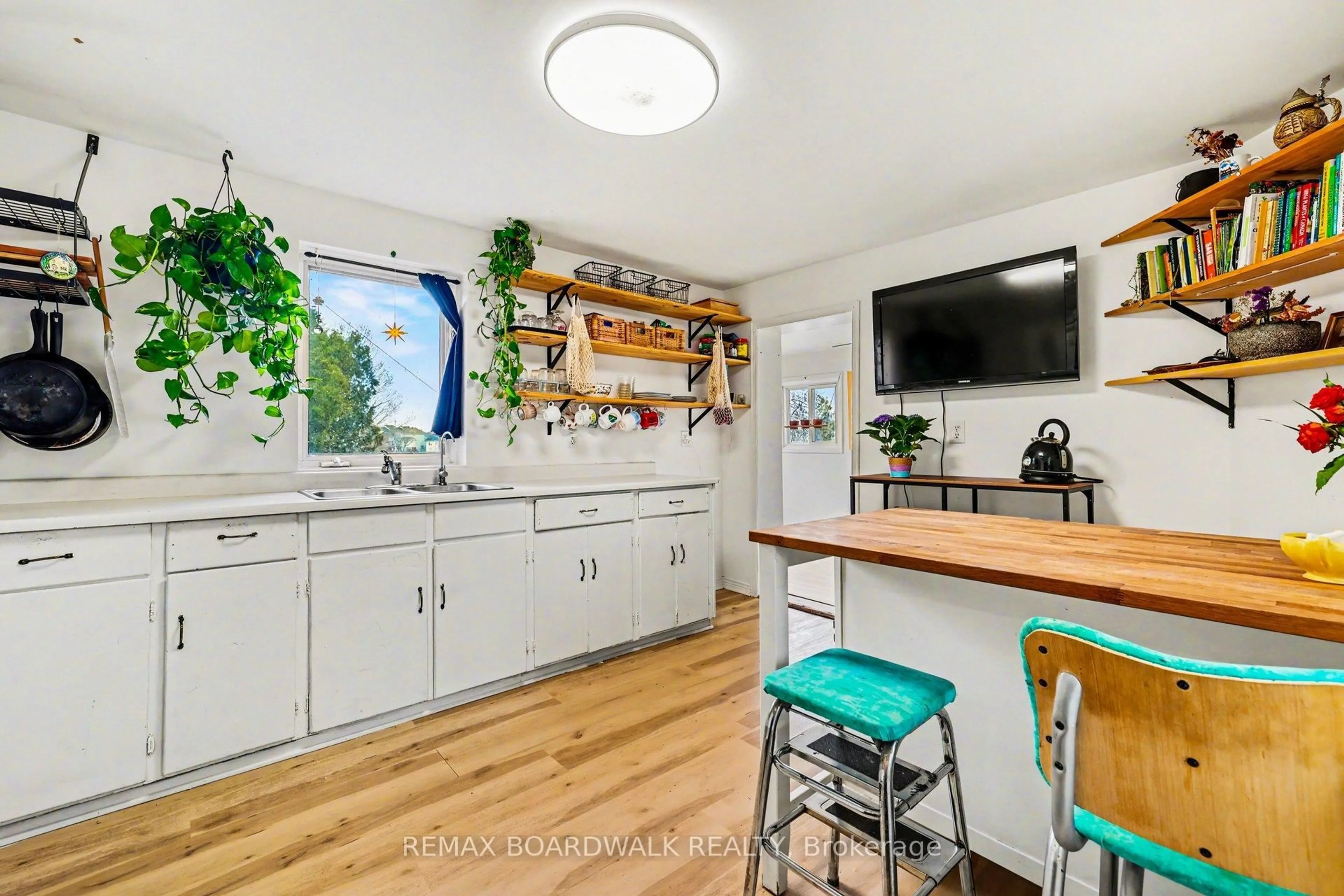 Open concept kitchen, unknown for 73 Carss St, Arnprior Ontario K7S 2G8