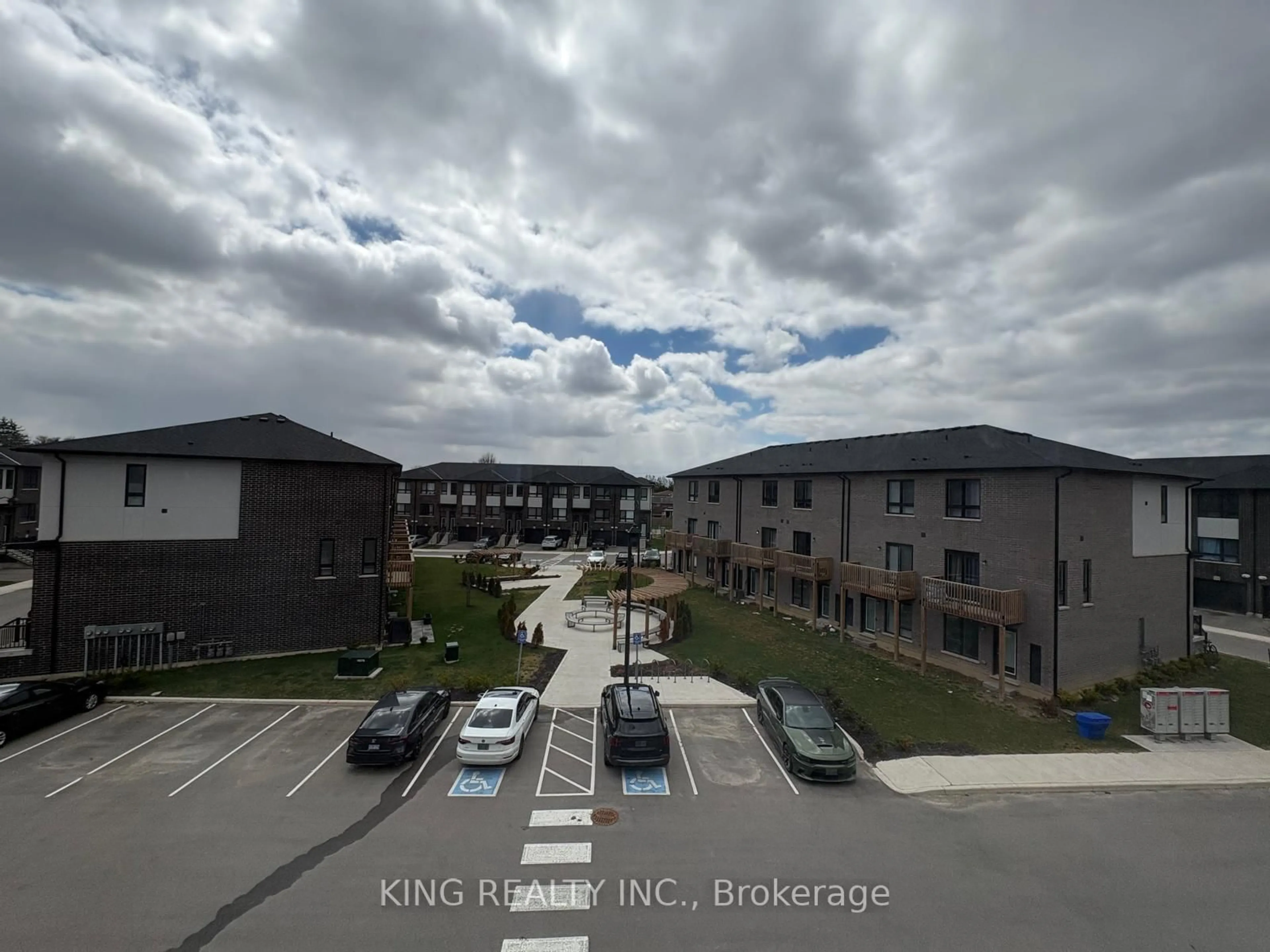 A pic from outside/outdoor area/front of a property/back of a property/a pic from drone, city buildings view from balcony for 720 Grey St #9, Brantford Ontario N3S 0K2