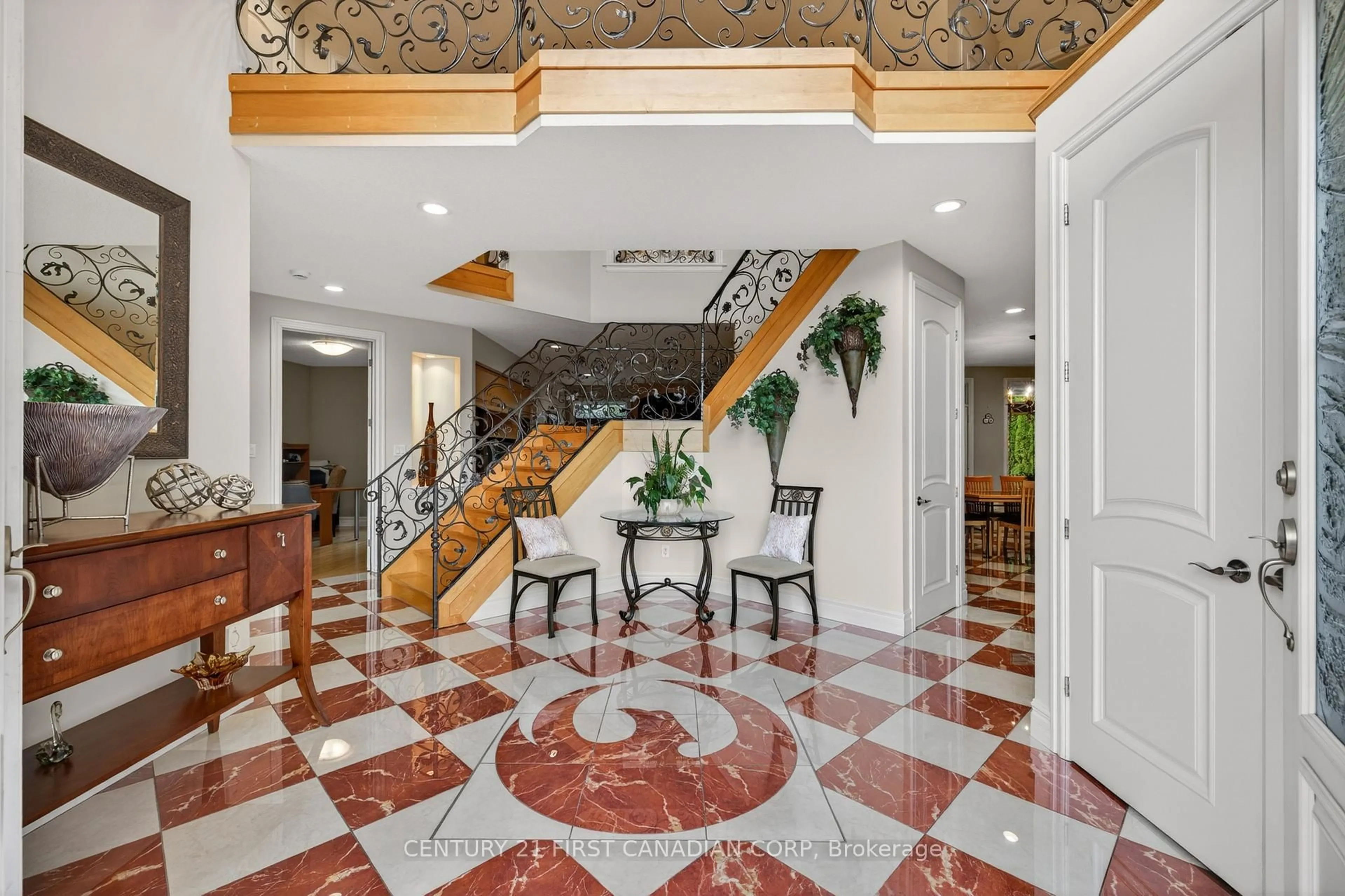 Indoor foyer for 7222 Clayton Walk #2, London South Ontario N6P 1W1