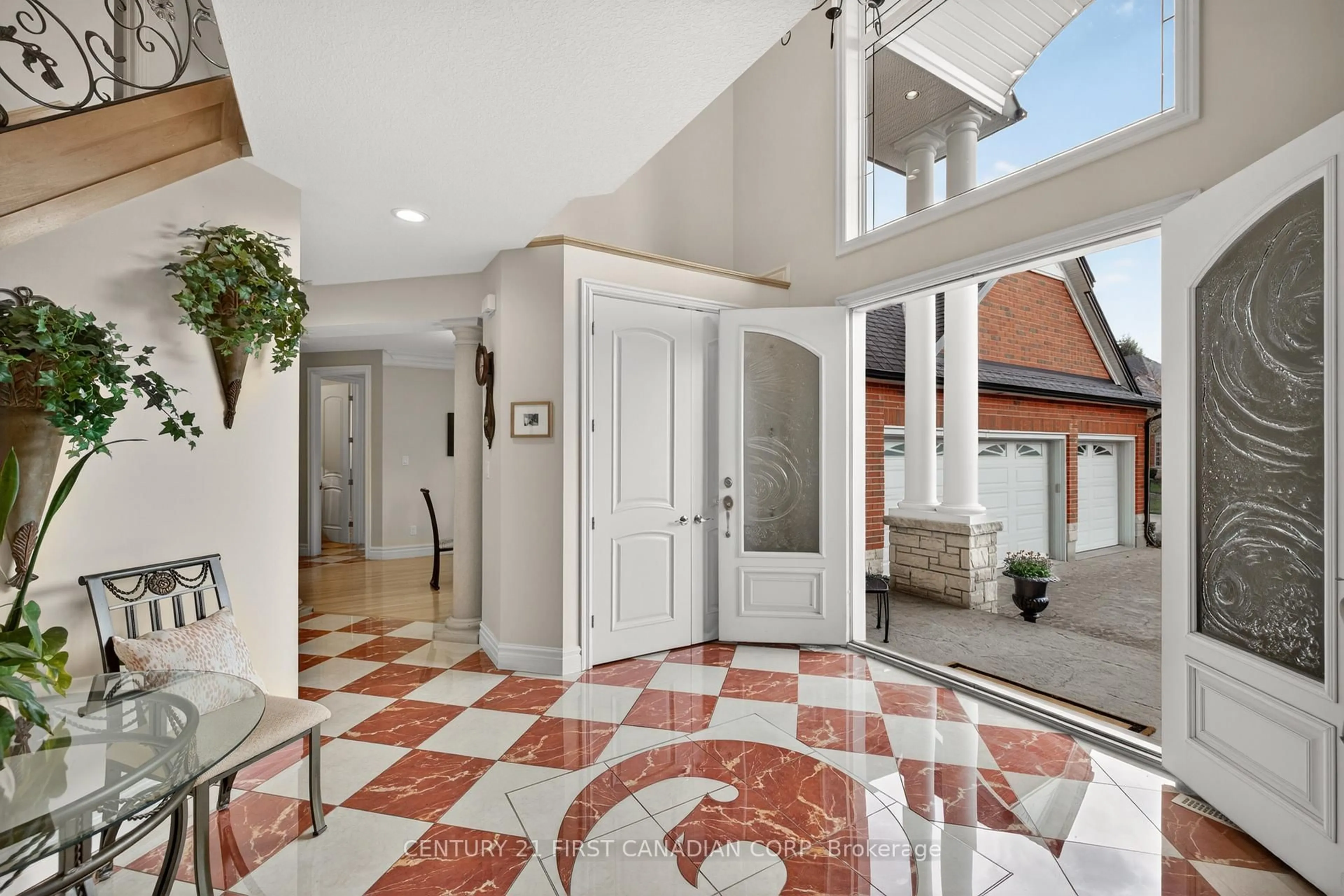 Indoor foyer for 7222 Clayton Walk #2, London South Ontario N6P 1W1