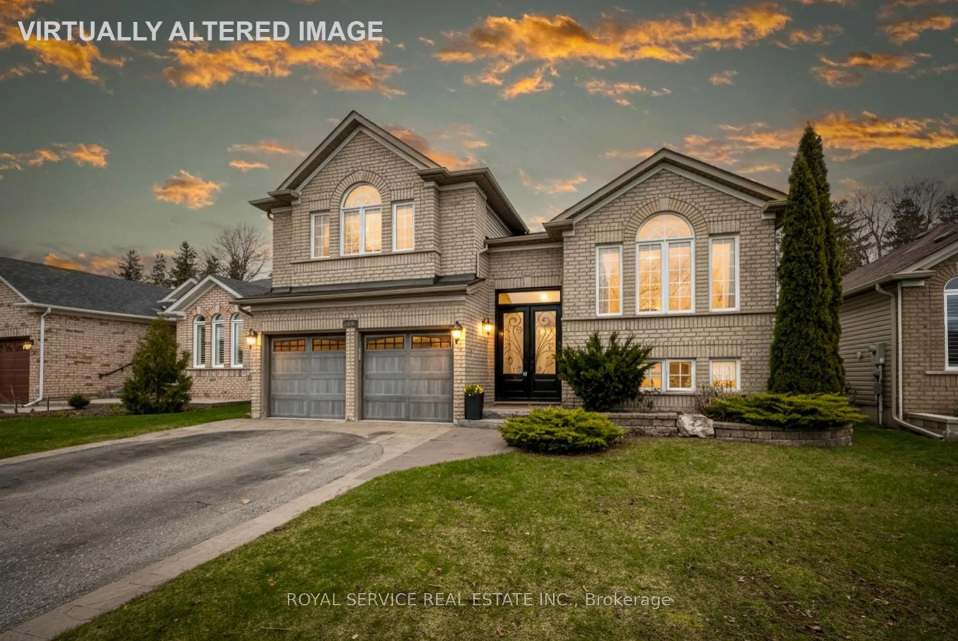 Home with vinyl exterior material, street for 28 Baxter Pl, Port Hope Ontario L1A 4J6