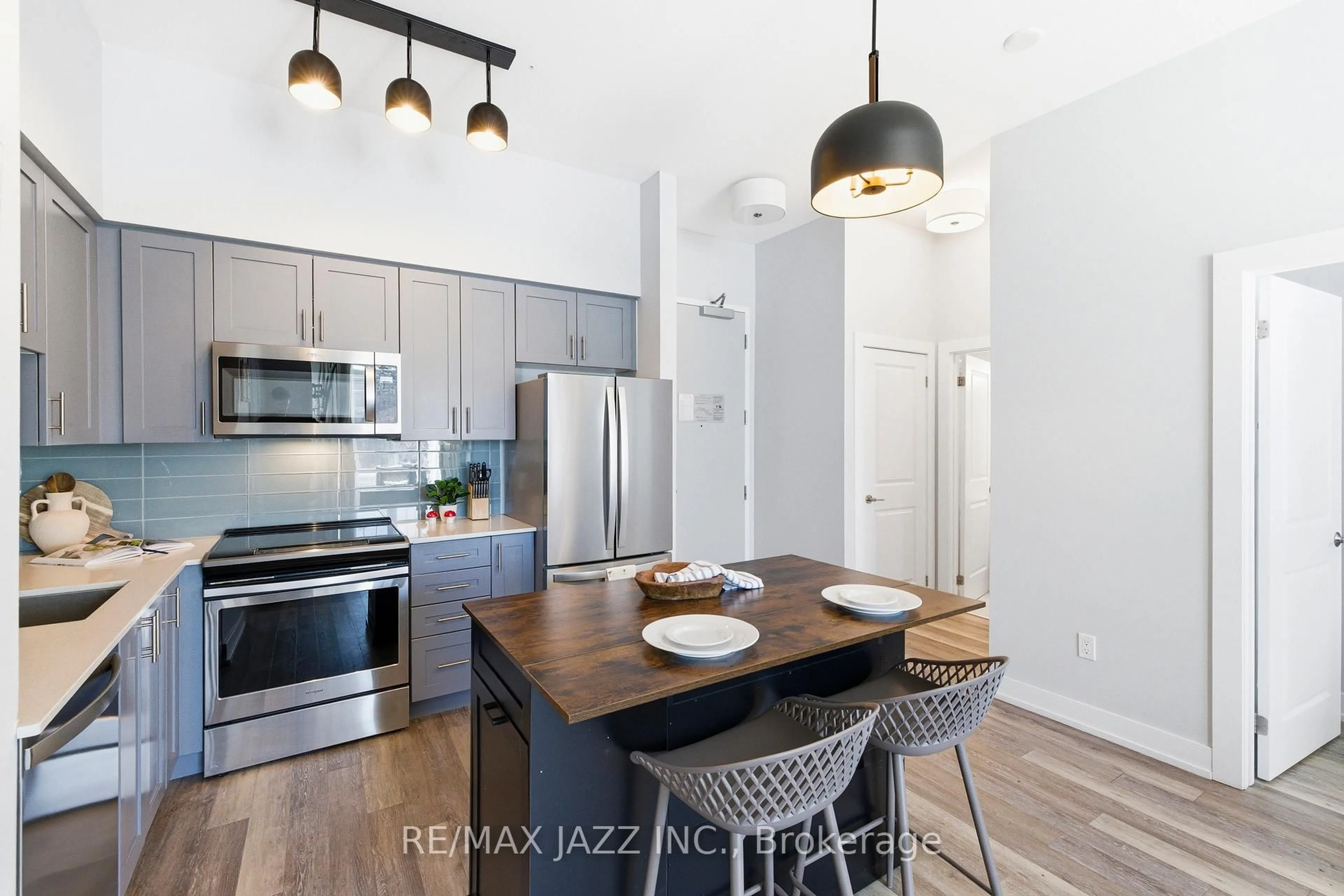 Open concept kitchen, unknown for 25 Pen Lake Point Rd #119, Huntsville Ontario P1H 1A9