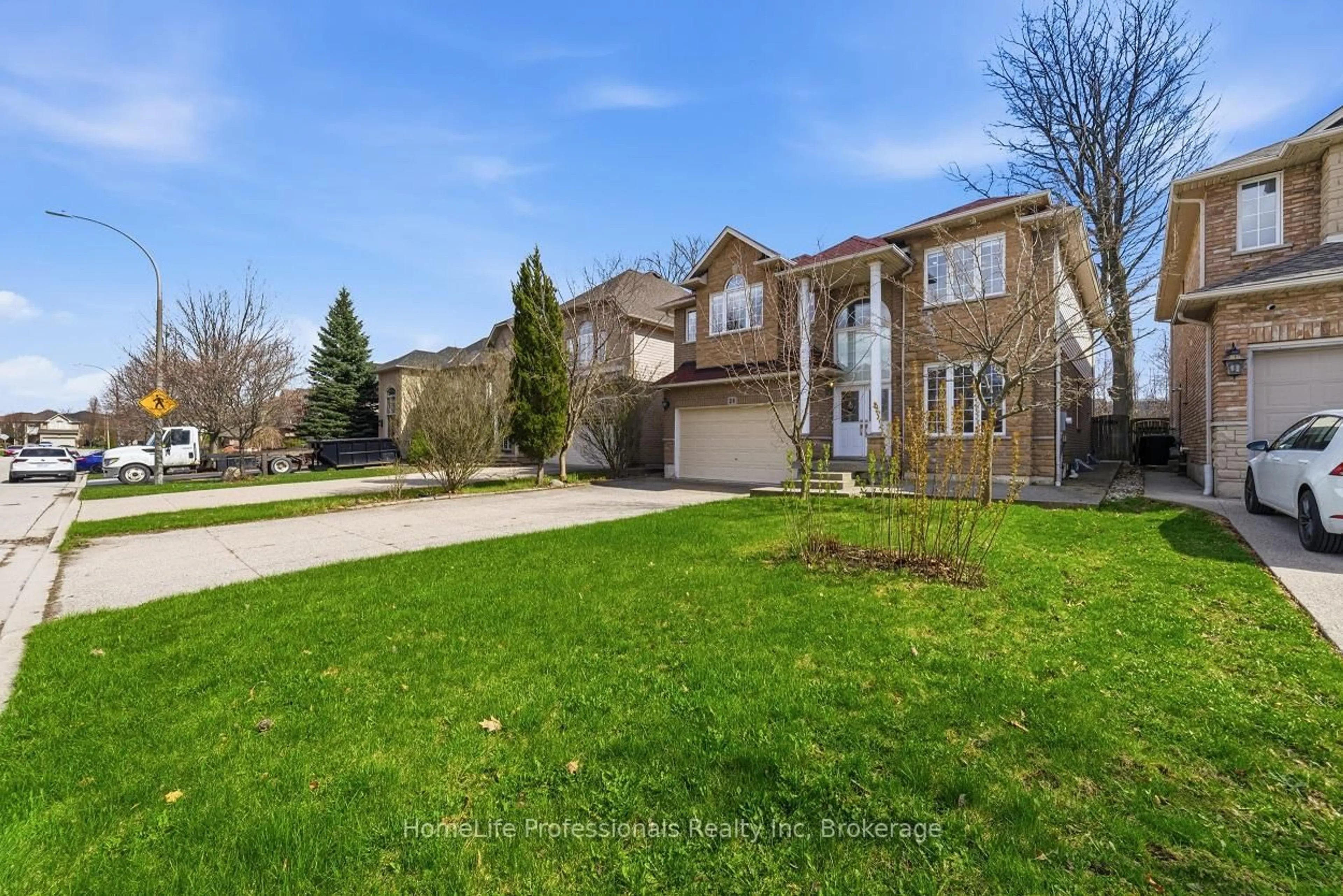 A pic from outside/outdoor area/front of a property/back of a property/a pic from drone, street for 28 Shrewsbury St, Hamilton Ontario L9K 1P9