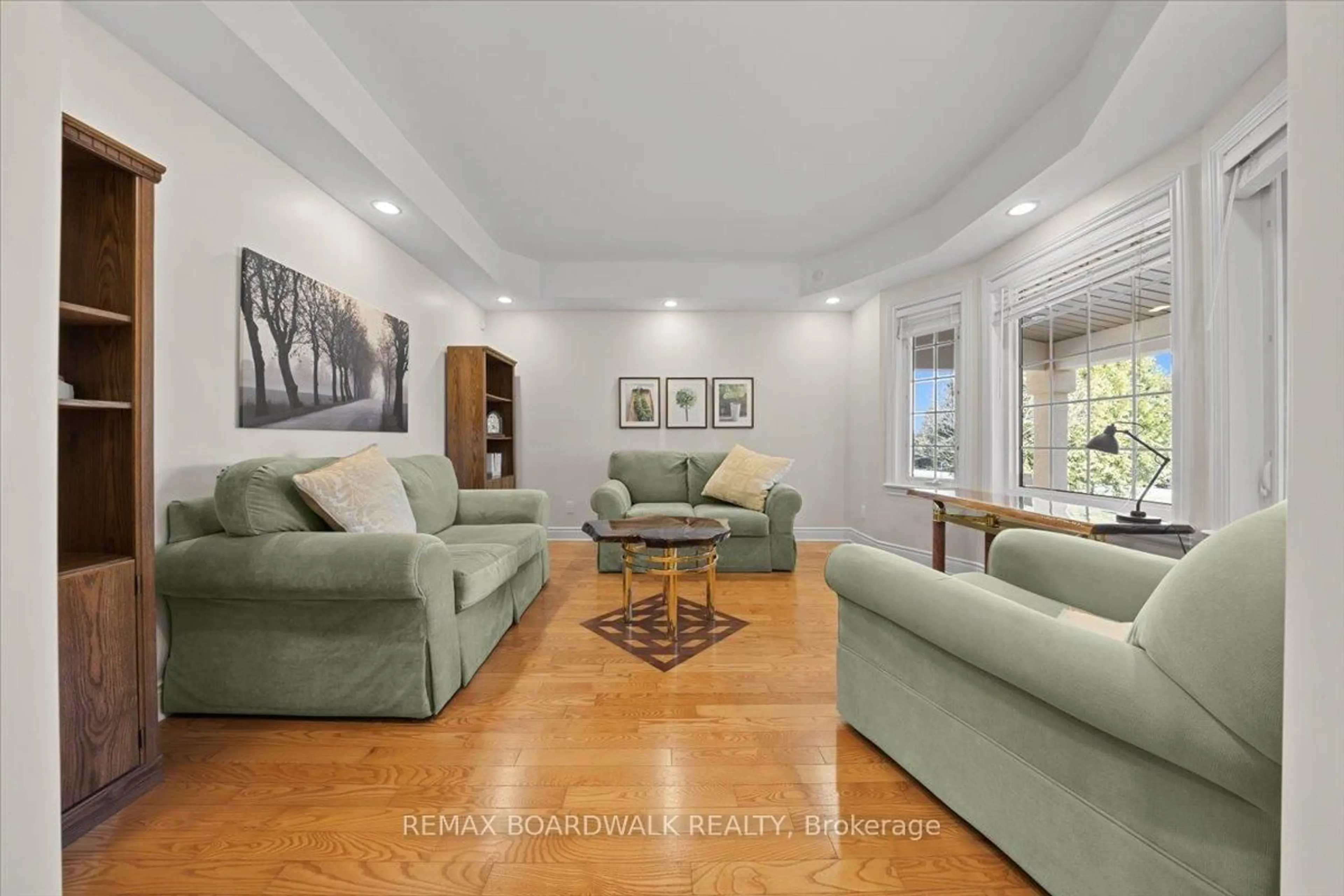 Living room with furniture, unknown for 1210 Barnett Dr, Ottawa Ontario K4C 1C7