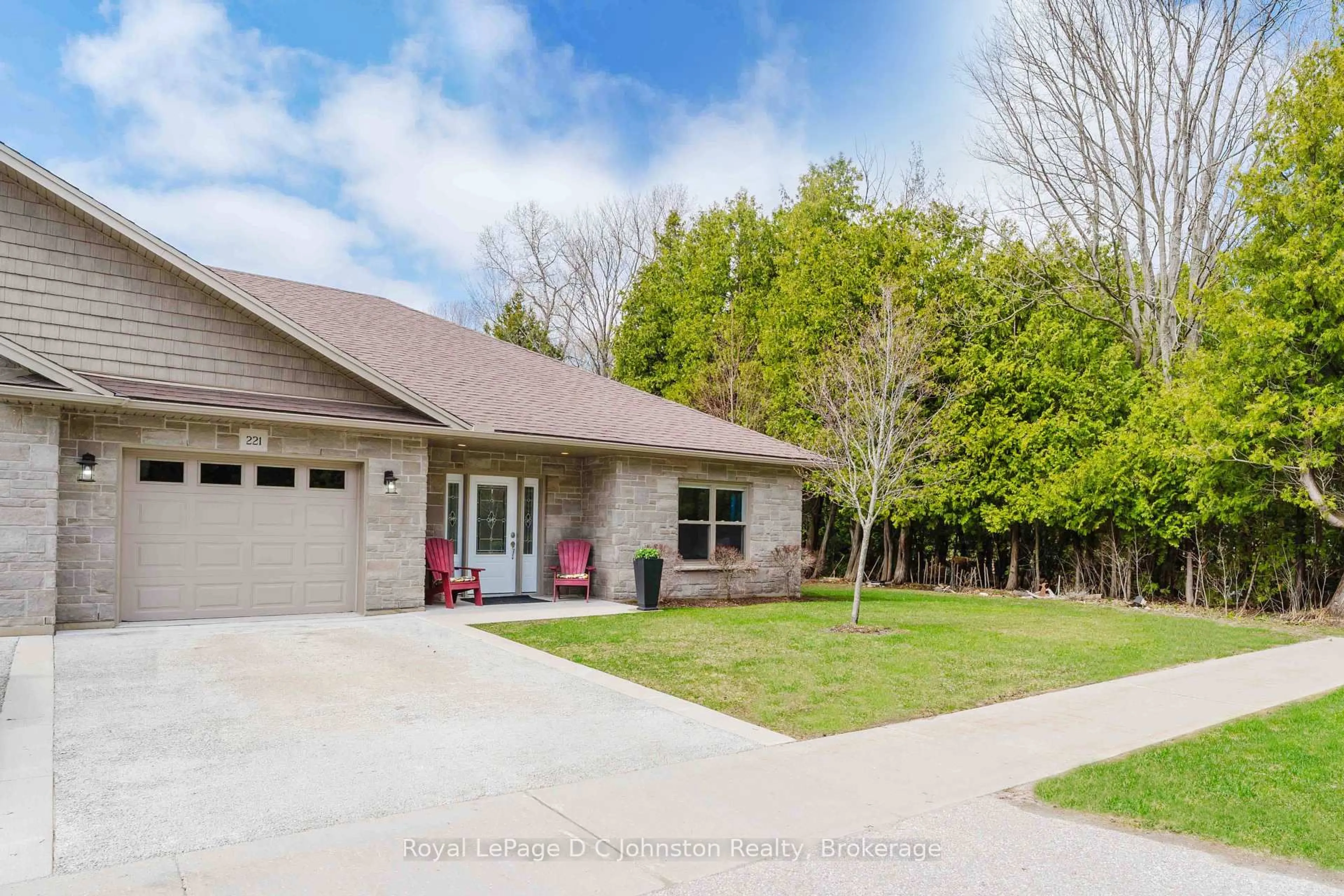 Unknown for 221 Grenville St, Saugeen Shores Ontario N0H 2L0