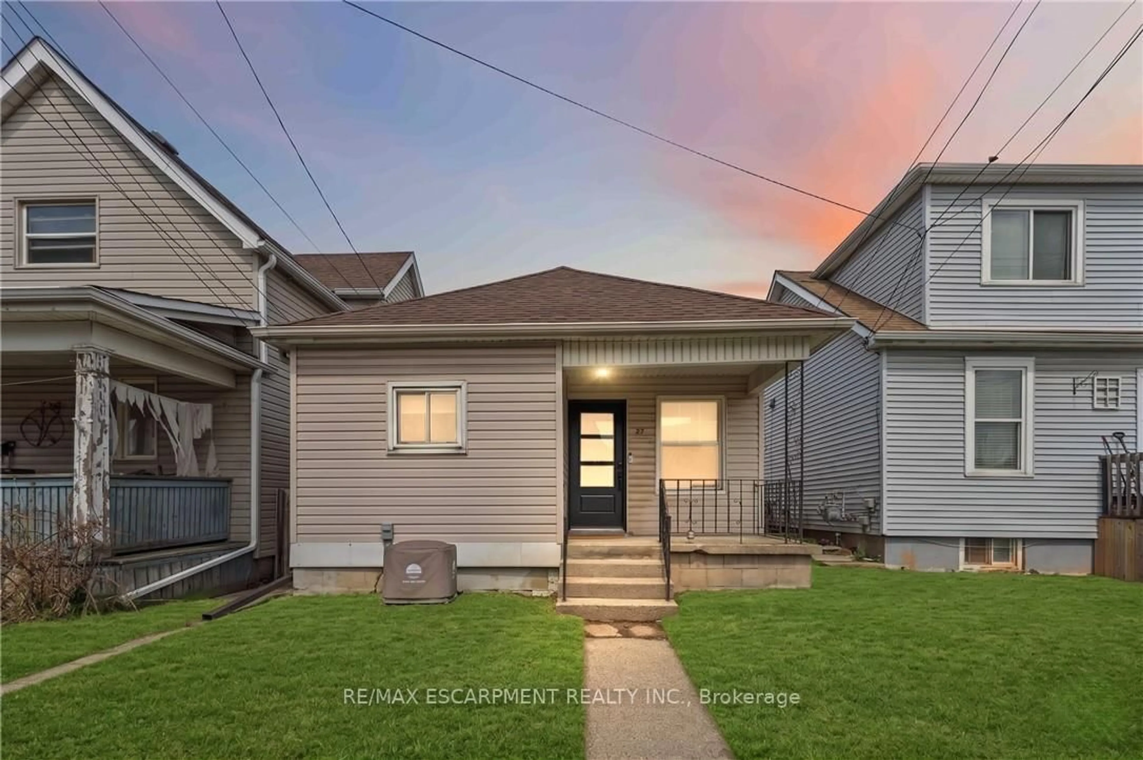 Unknown for 27 Edinburgh Ave, Hamilton Ontario L8H 2C4