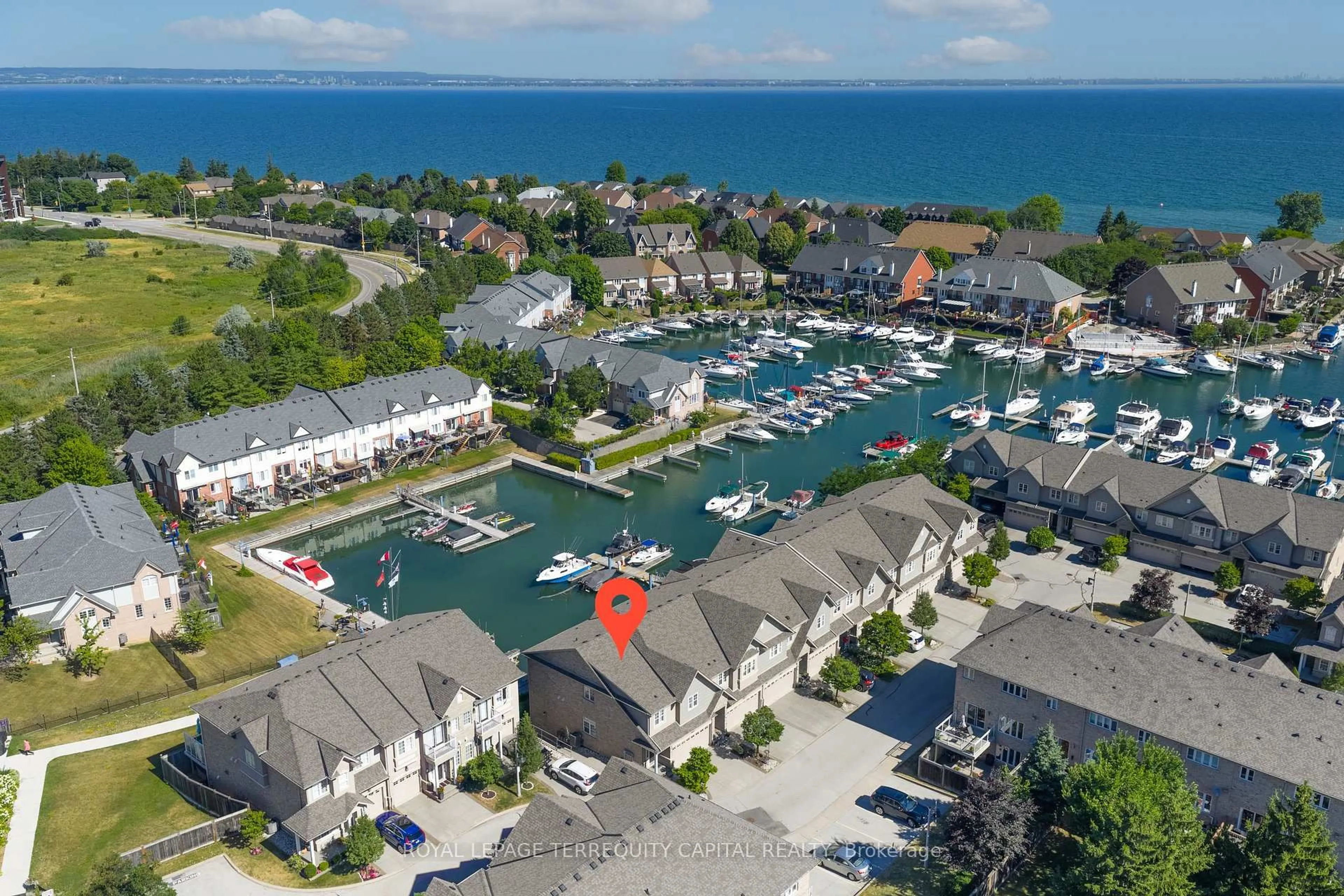 A pic from outside/outdoor area/front of a property/back of a property/a pic from drone, water/lake/river/ocean view for 31 Sunvale Pl #25, Hamilton Ontario L8E 4Z6