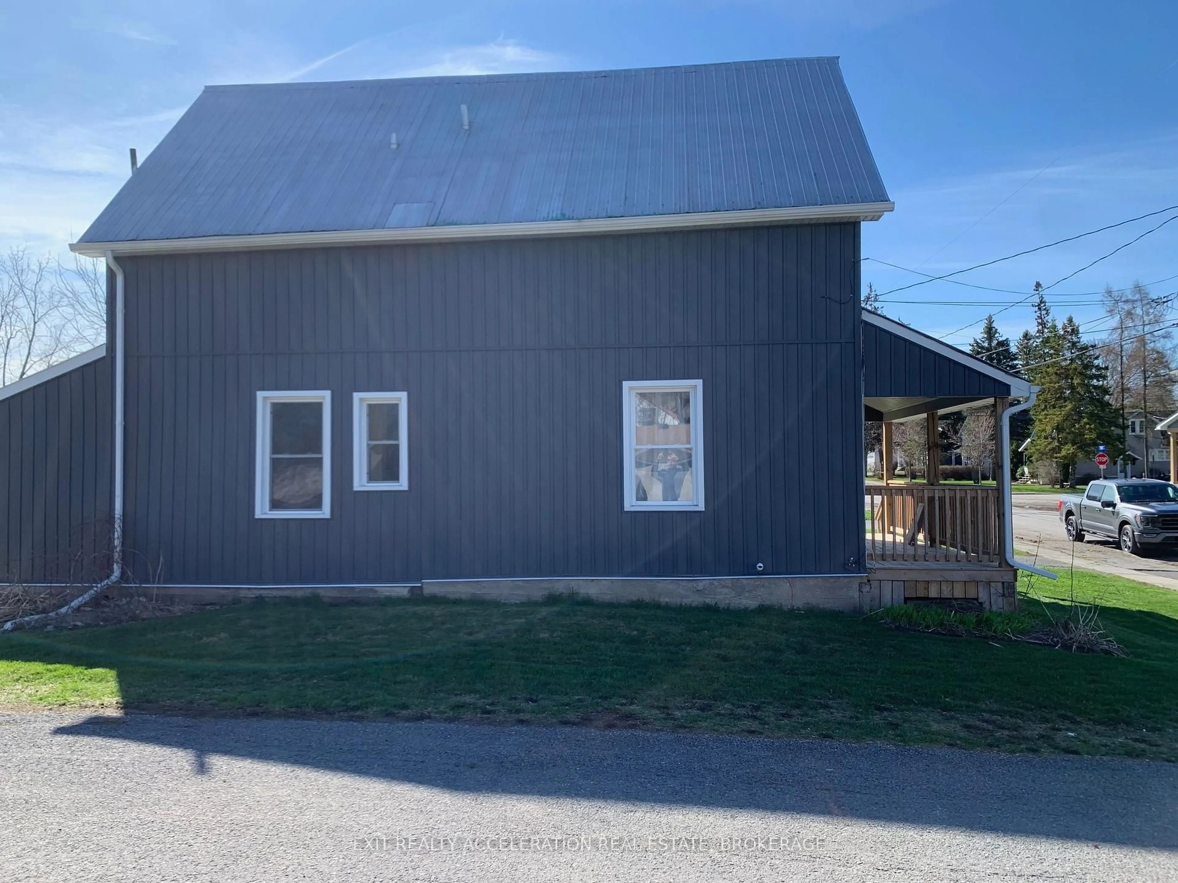 Shed for 261 Robert St, Greater Napanee Ontario K7R 2N4