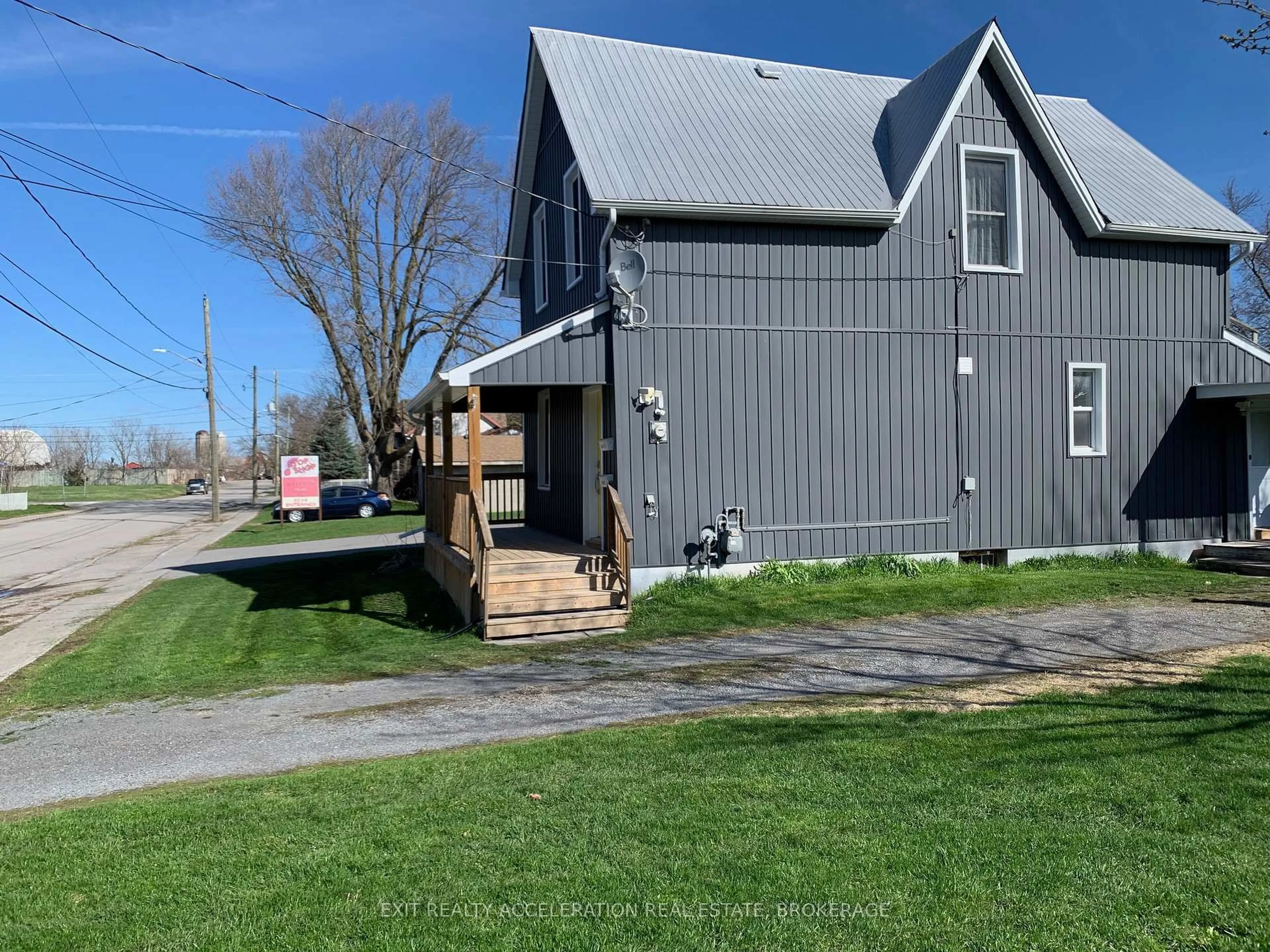 Unknown for 261 Robert St, Greater Napanee Ontario K7R 2N4