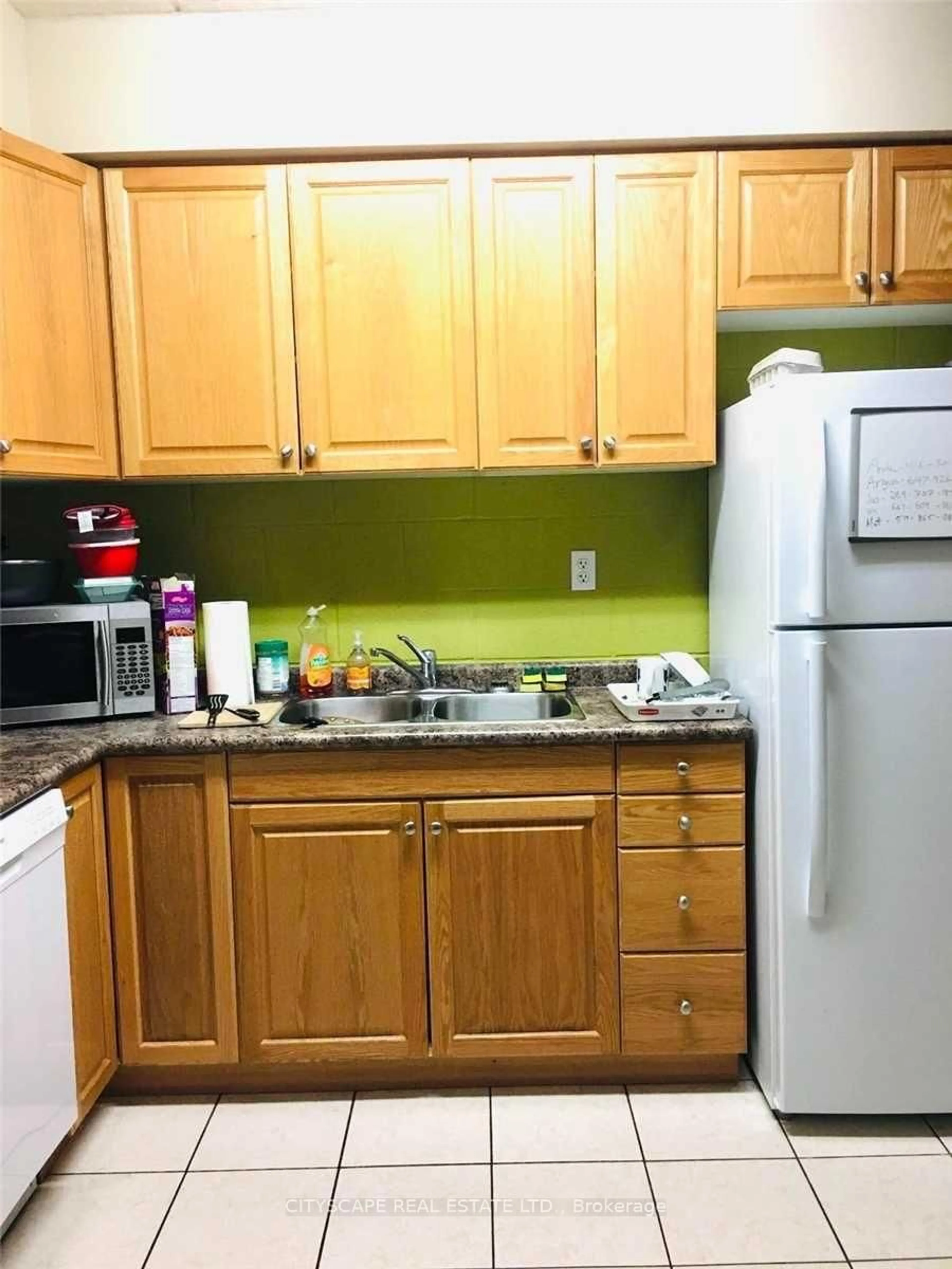 Standard kitchen, unknown for 253 Lester St ##104, Waterloo Ontario N2L 3W6