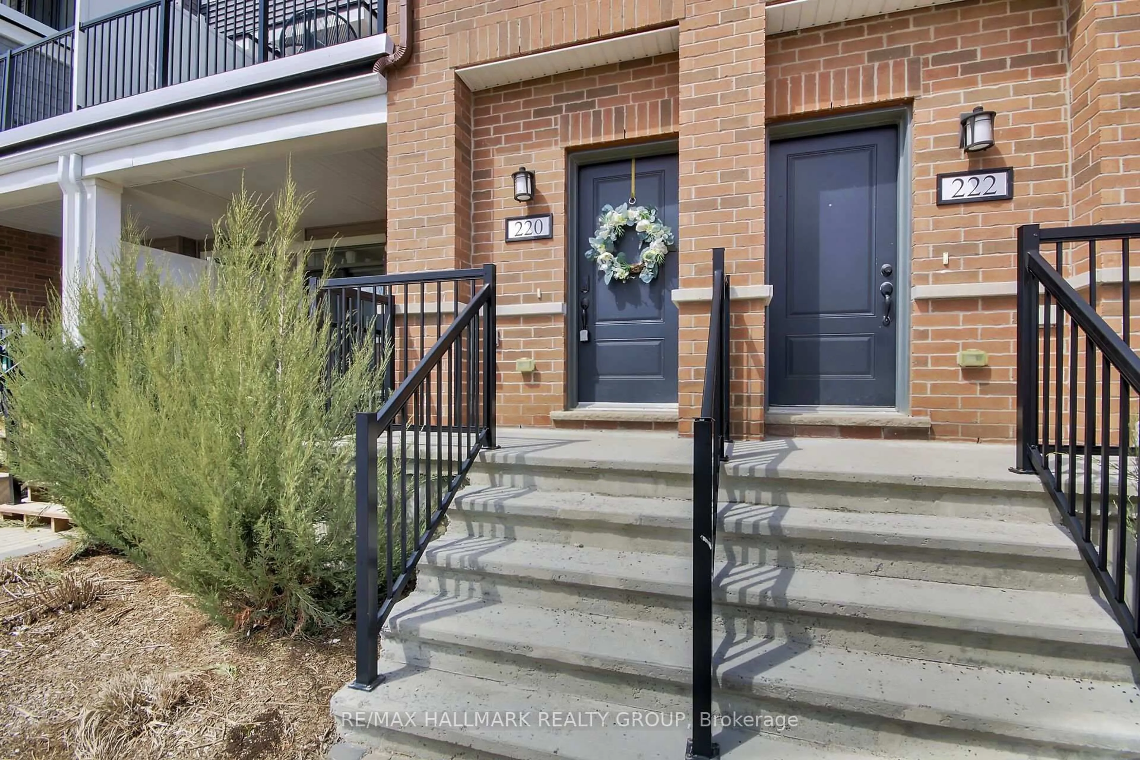 Indoor entryway for 220 Pilot Private, Ottawa Ontario K2V 0S4