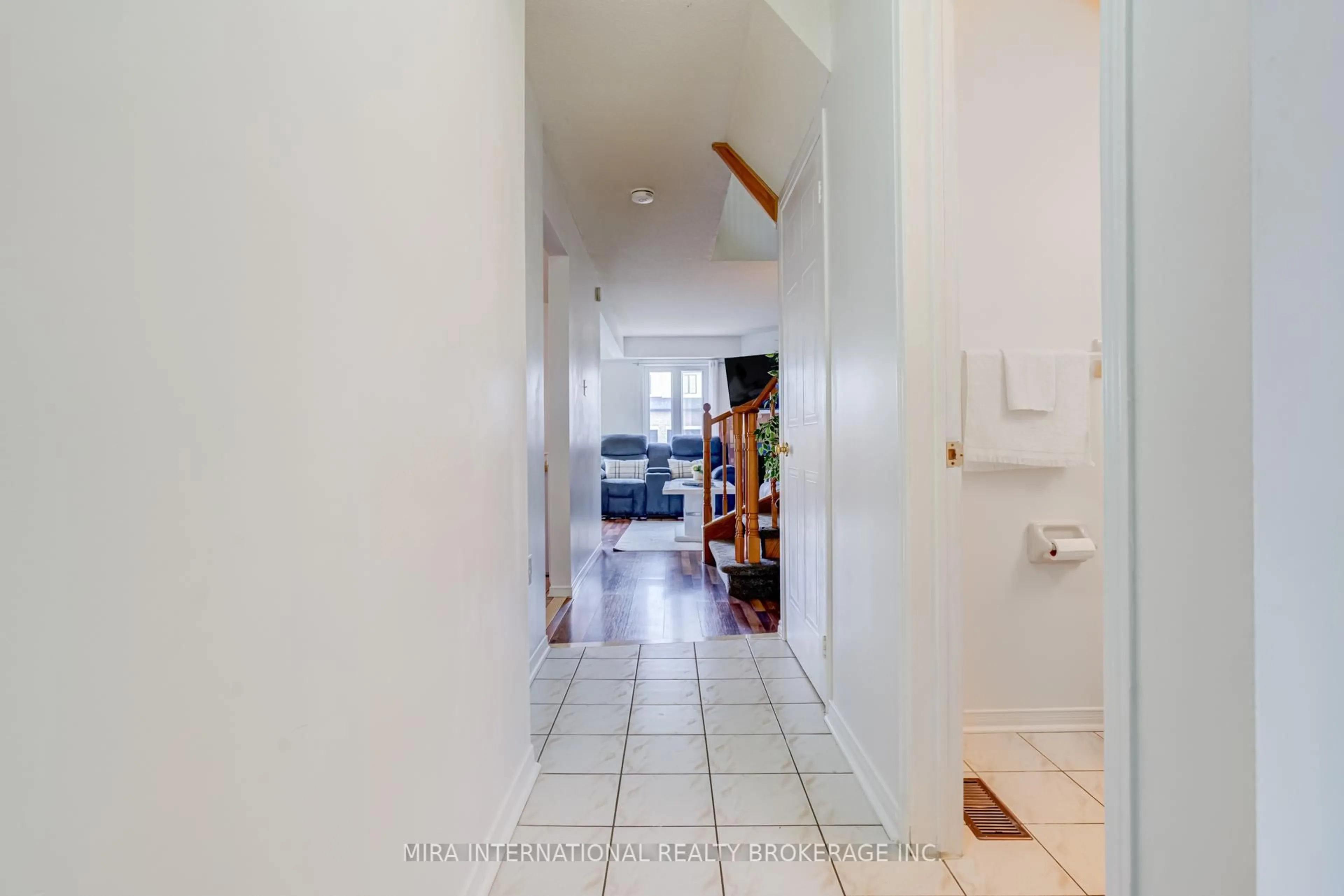 Indoor foyer for 302 College Ave #163, Guelph Ontario N1G 4T6