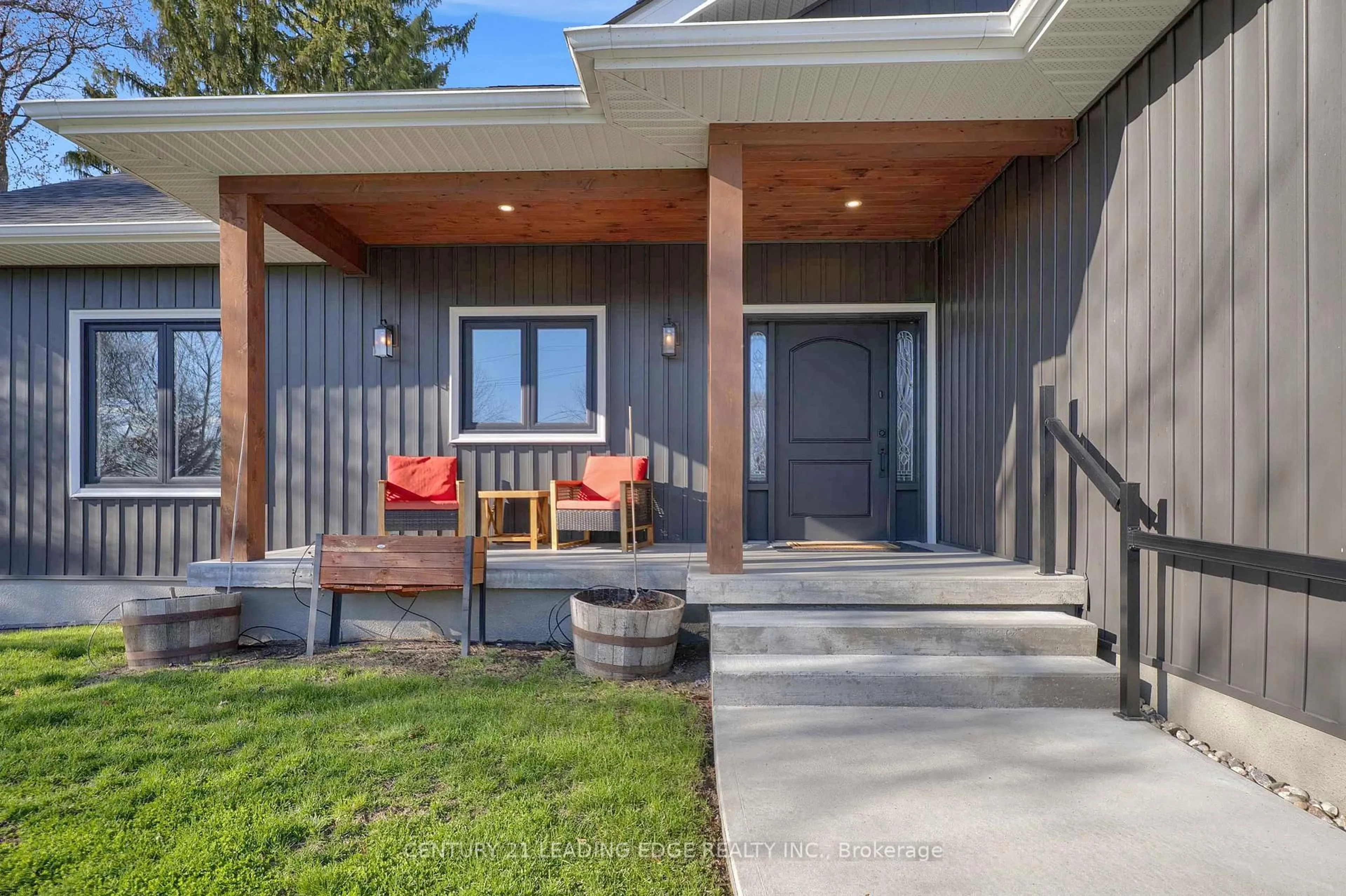 Indoor entryway for 90 Second St, Trent Hills Ontario K0L 1L0