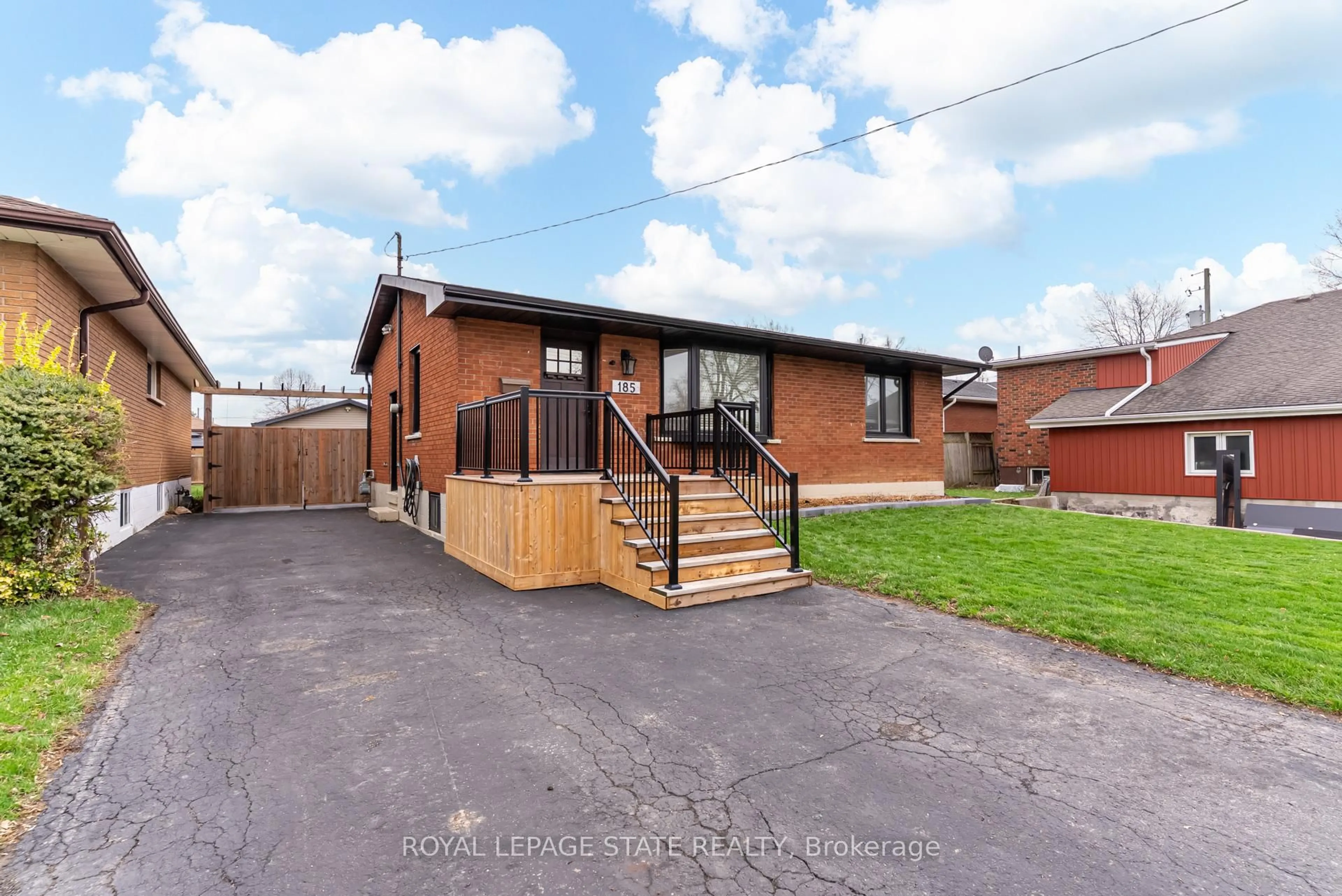 A pic from outside/outdoor area/front of a property/back of a property/a pic from drone, street for 185 Deschene Ave, Hamilton Ontario L9A 3K3