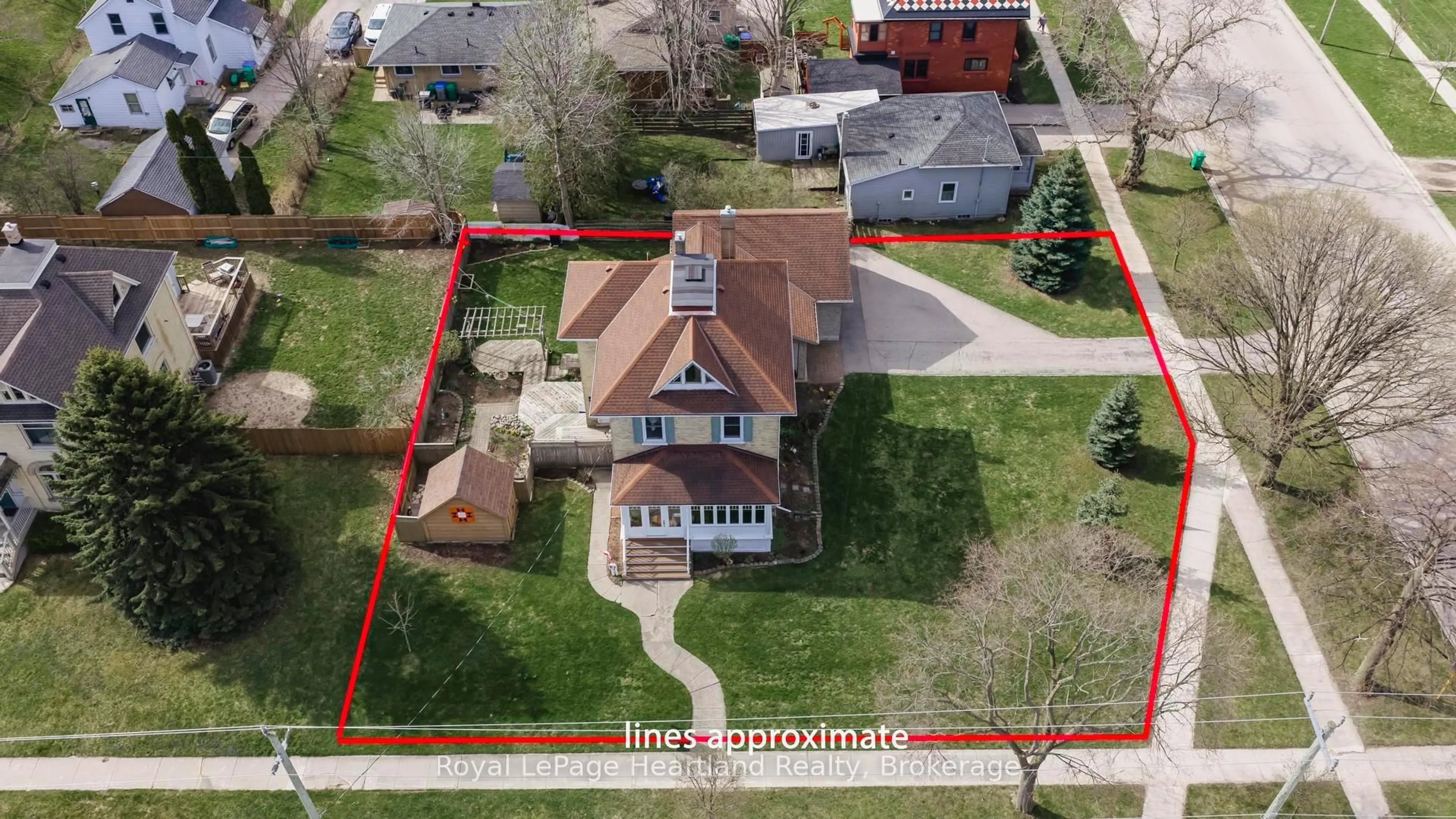 A pic from outside/outdoor area/front of a property/back of a property/a pic from drone, street for 67 Elgin Ave, Goderich Ontario N7A 2E1