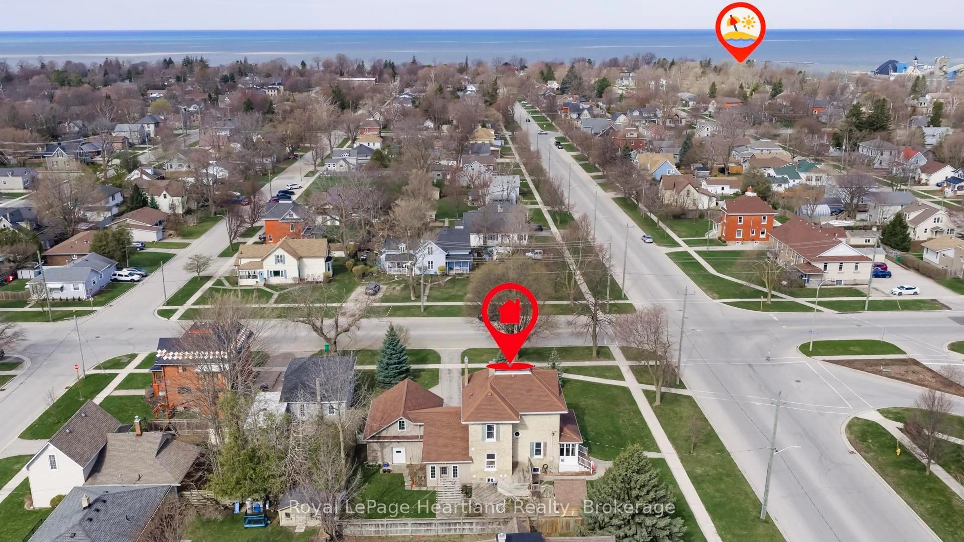 A pic from outside/outdoor area/front of a property/back of a property/a pic from drone, street for 67 Elgin Ave, Goderich Ontario N7A 2E1