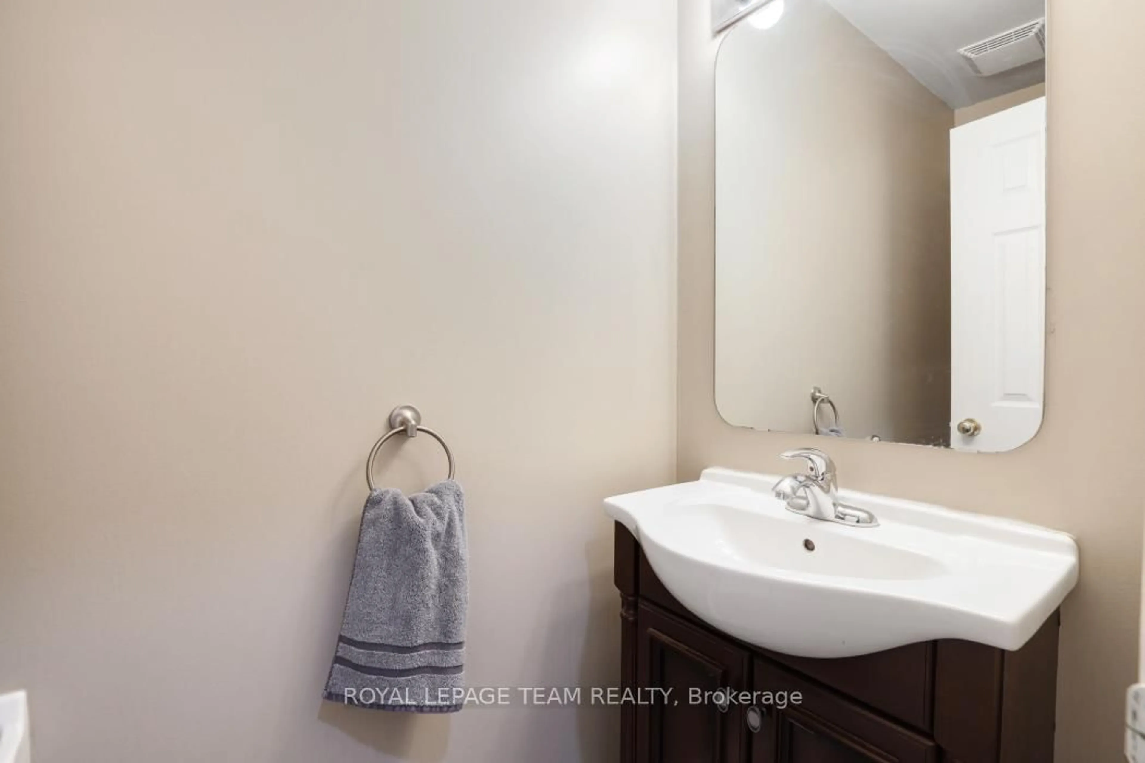 Standard bathroom, unknown for 576 Chardonnay Dr, Ottawa Ontario K4A 4J9