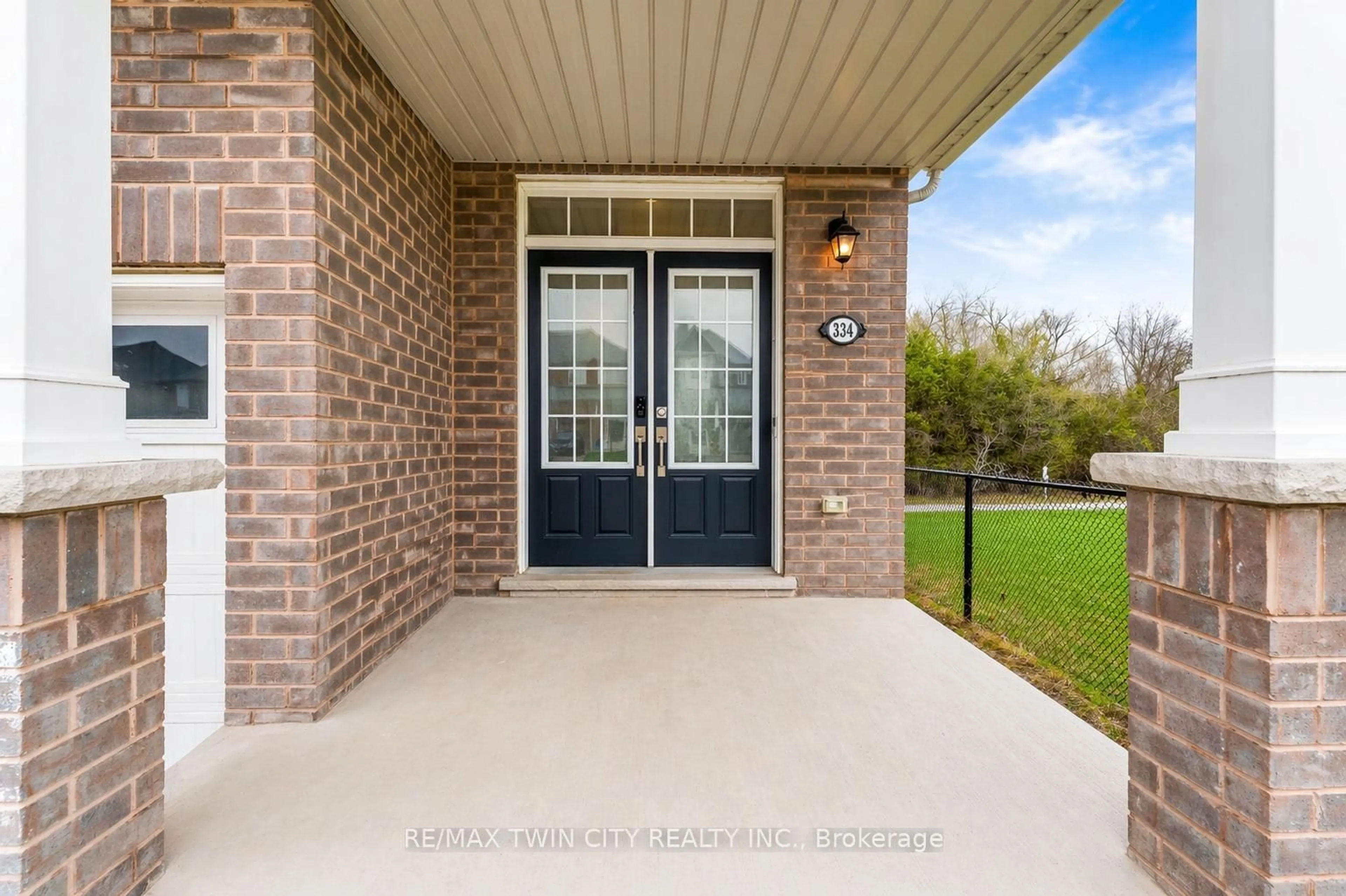 Indoor entryway for 334 Dolman St, Woolwich Ontario N0B 1M0