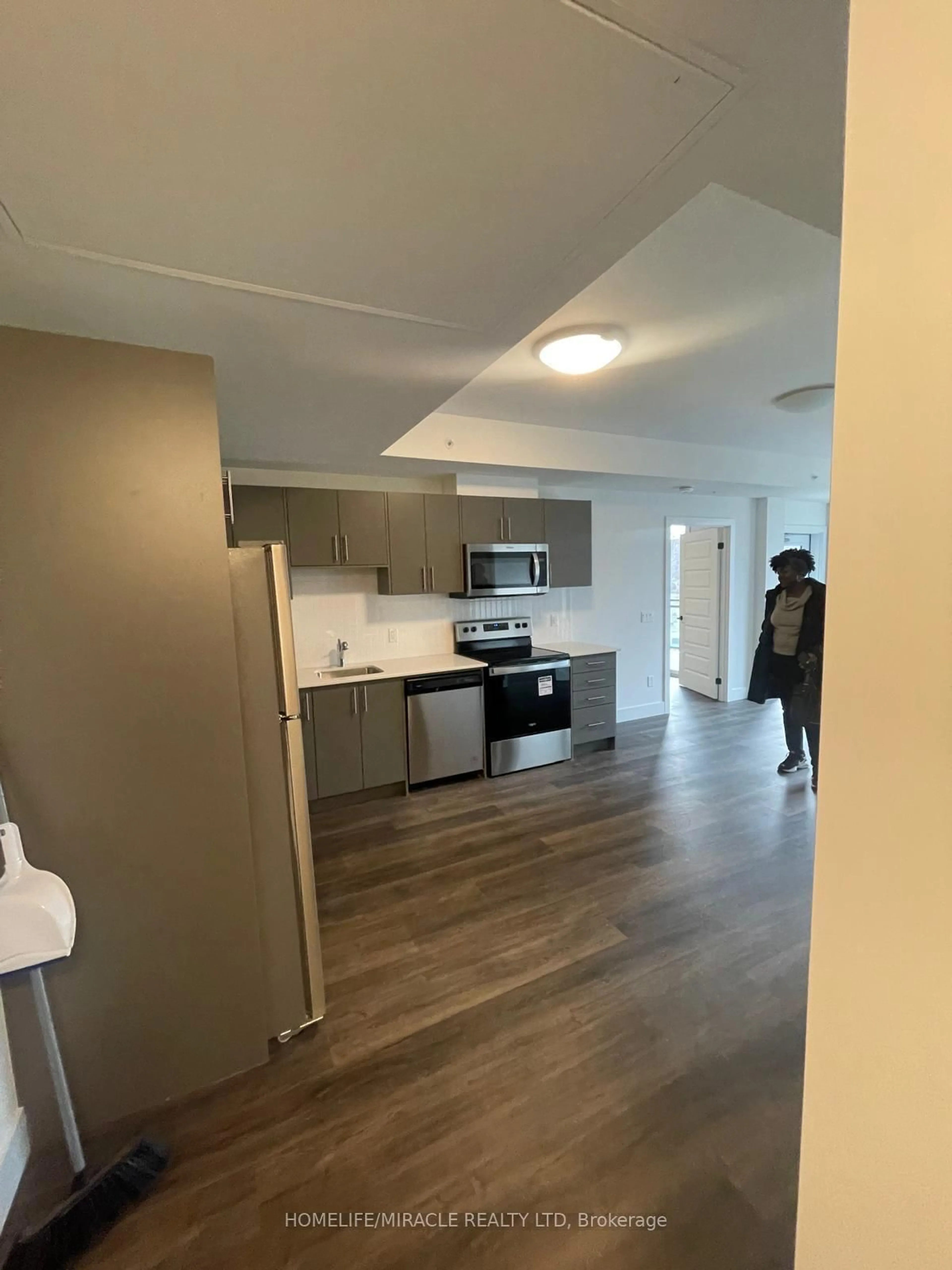 Standard kitchen, unknown for 103 Rogers St #204, Waterloo Ontario N2J 1A4