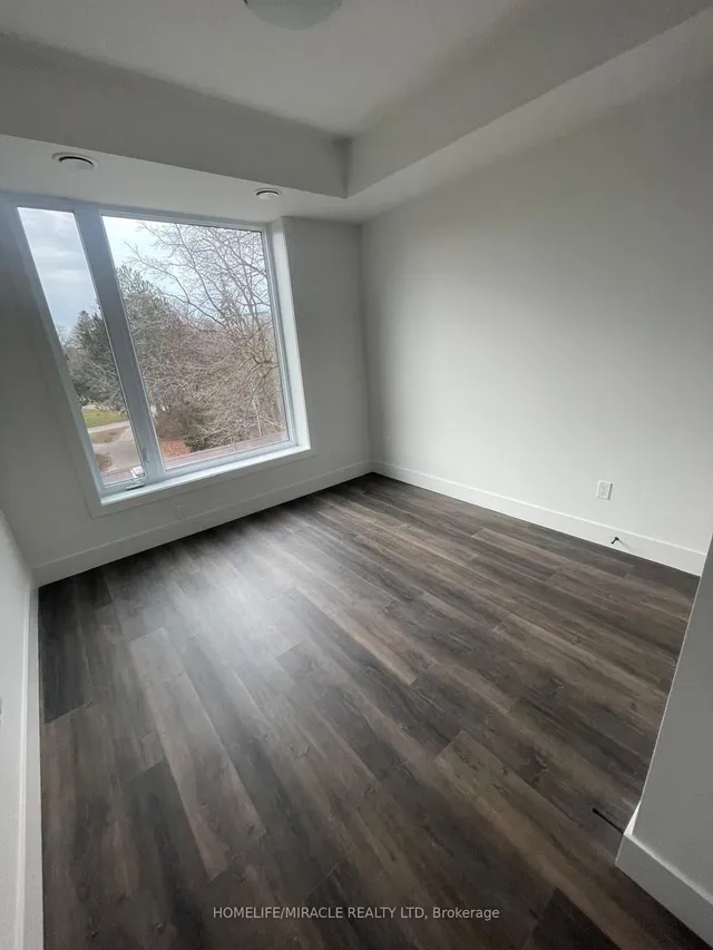 103 Rogers St #204, Waterloo 4