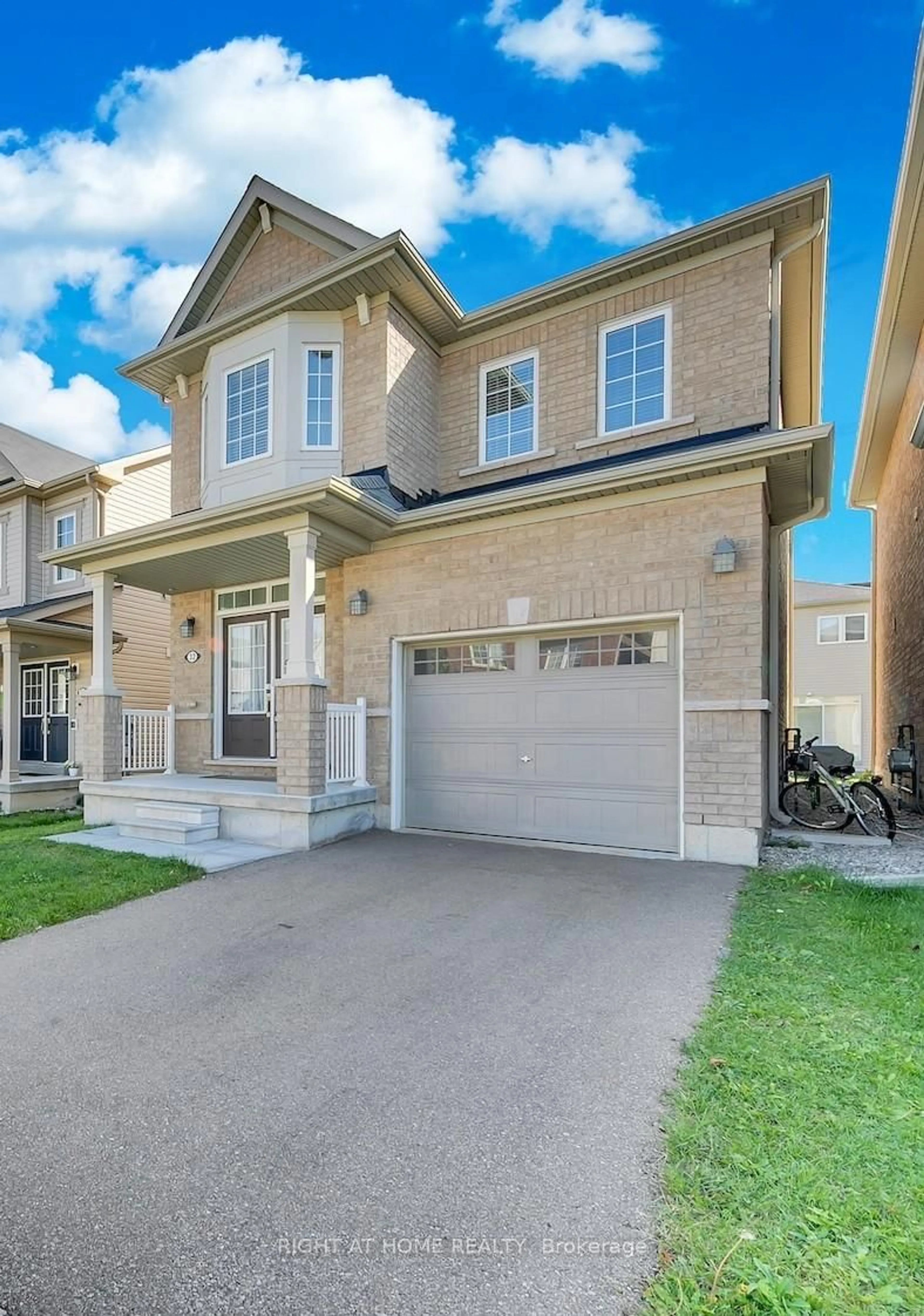 Home with brick exterior material, street for 32 Mccargow Dr, Haldimand Ontario N3W 0C3