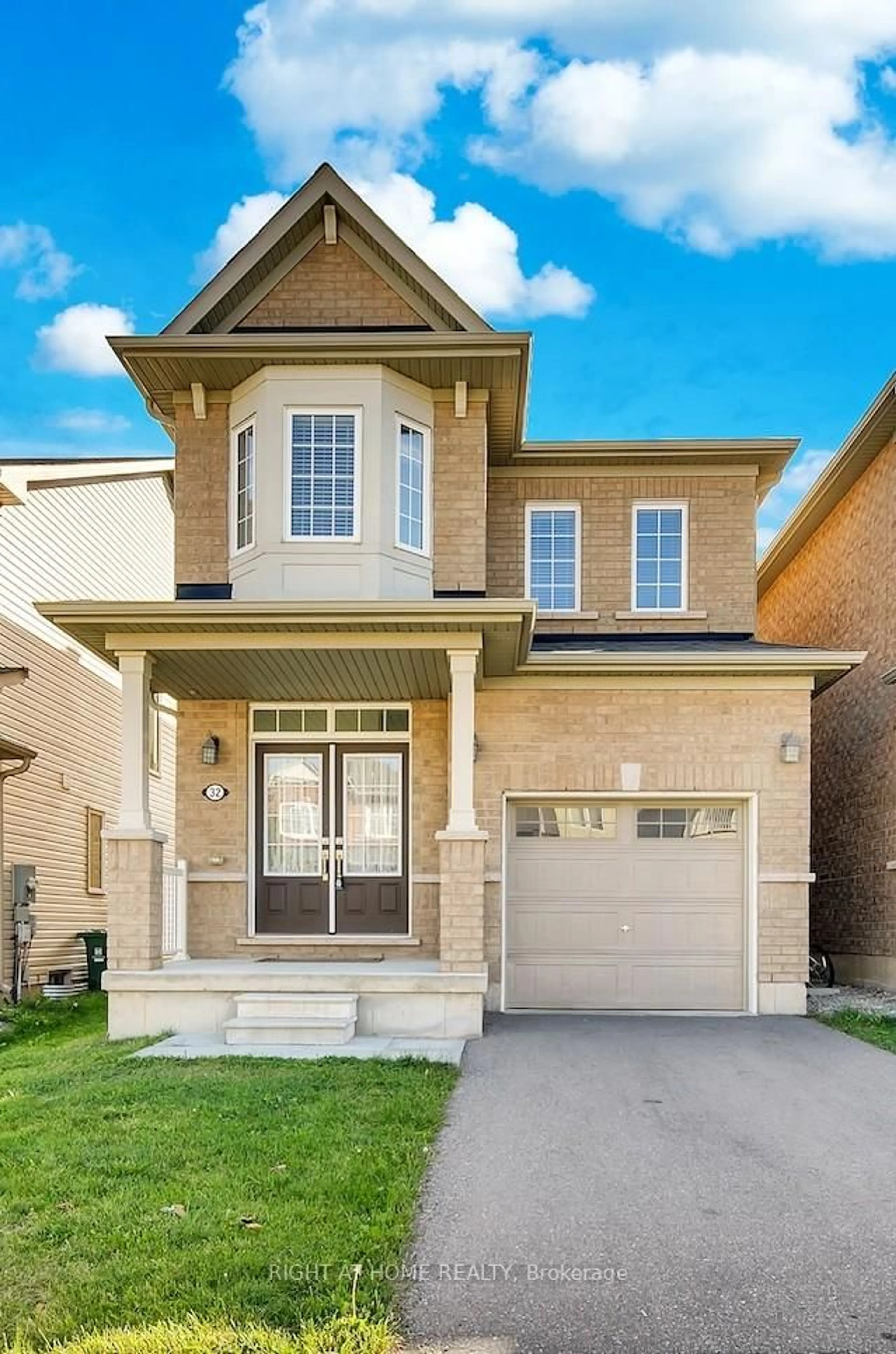 Home with brick exterior material, street for 32 Mccargow Dr, Haldimand Ontario N3W 0C3