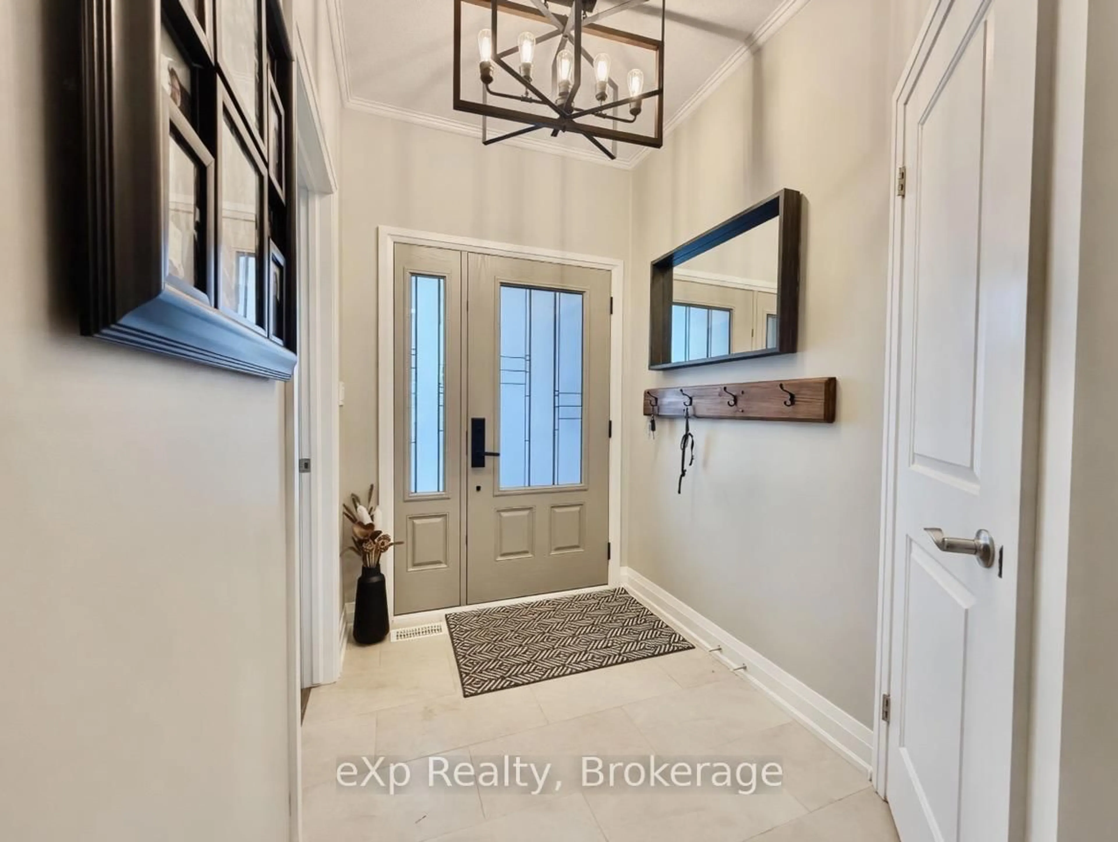 Indoor entryway for 119 Third St, Brockton Ontario N0G 2V0