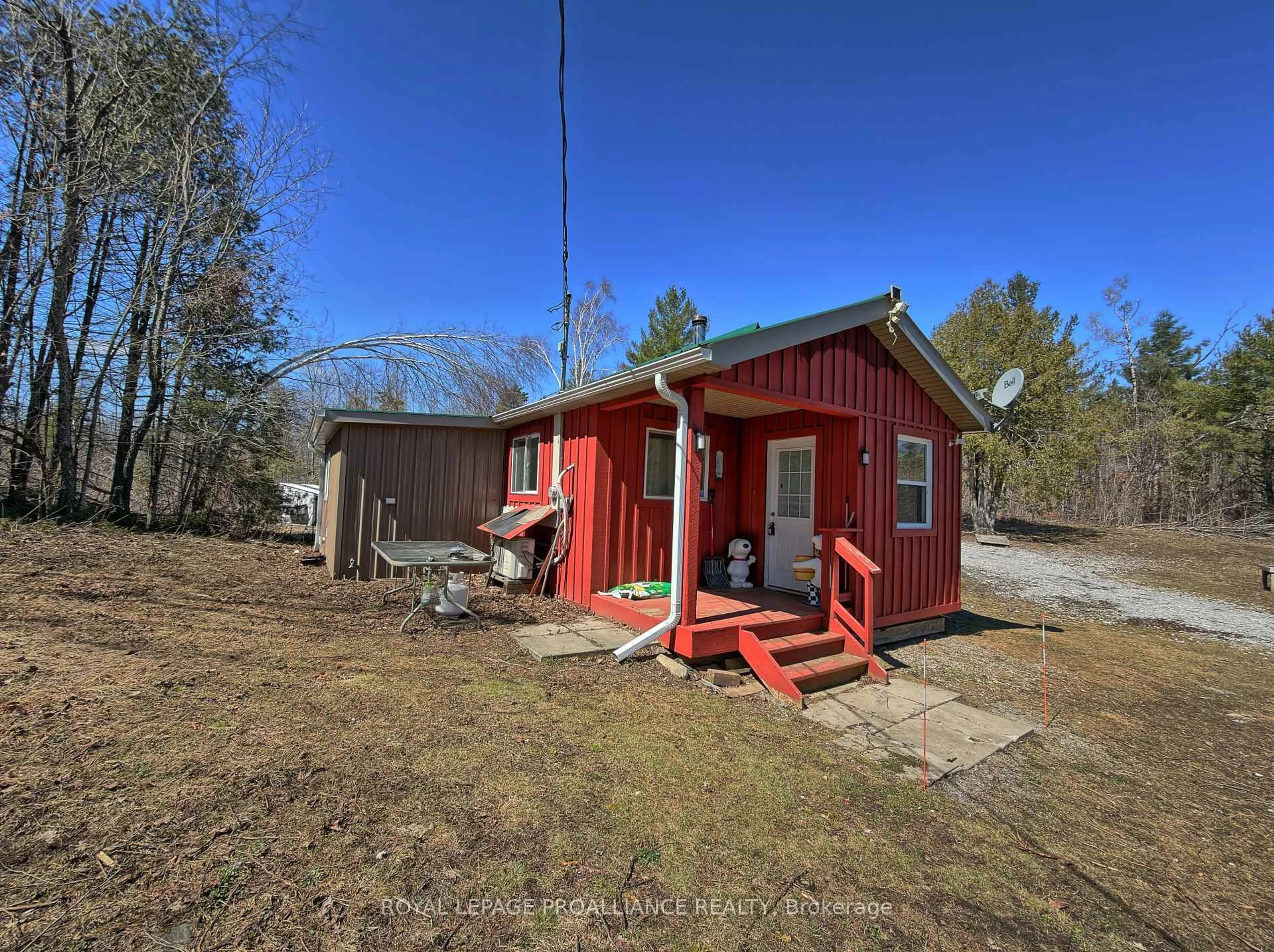 Shed for 812 Cleveland Rd, Madoc Ontario K0K 1Y0