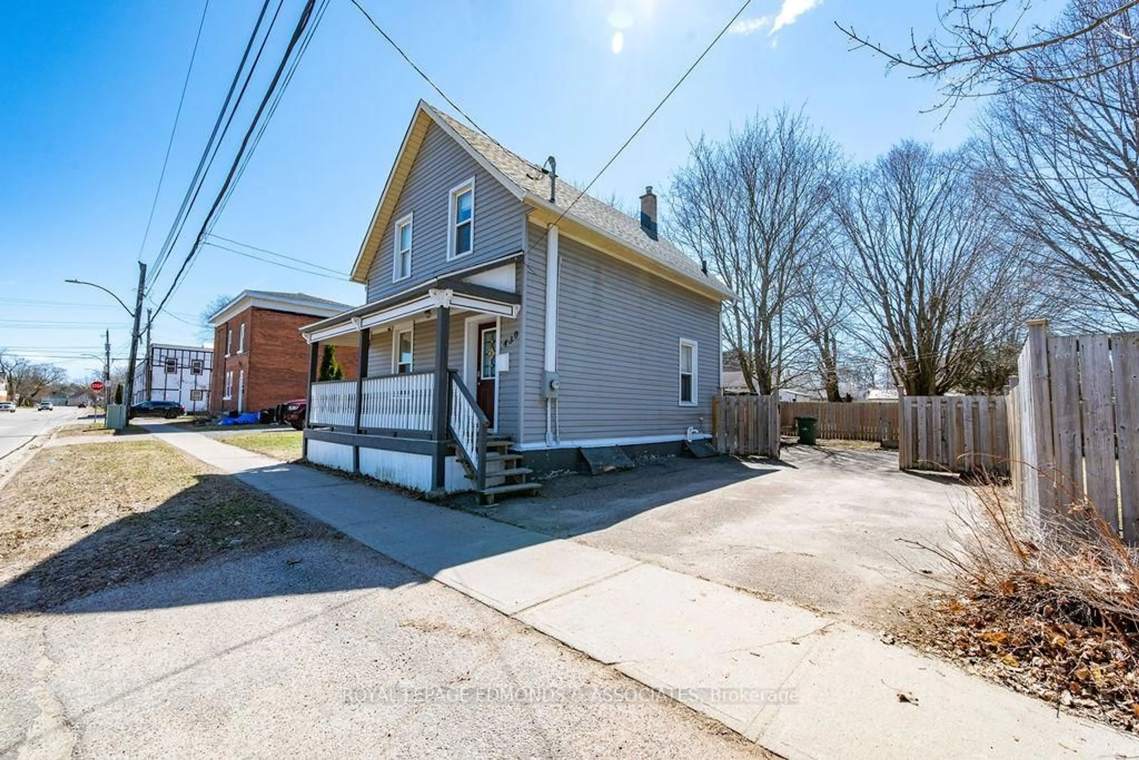 A pic from outside/outdoor area/front of a property/back of a property/a pic from drone, street for 430 Mary St, Pembroke Ontario K8A 5W7