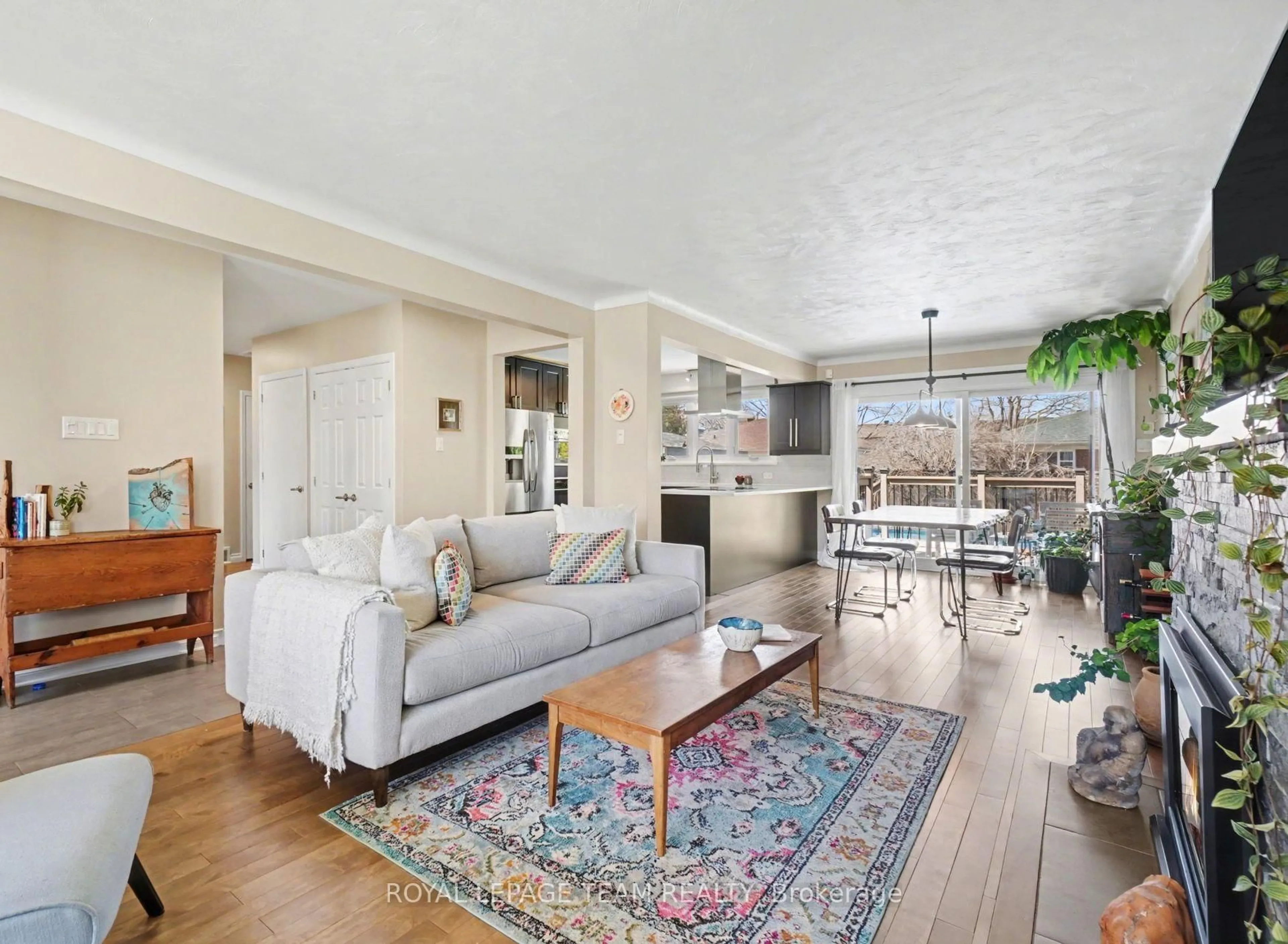 Living room with furniture, unknown for 2149 Dublin Ave, Ottawa Ontario K2C 0X7