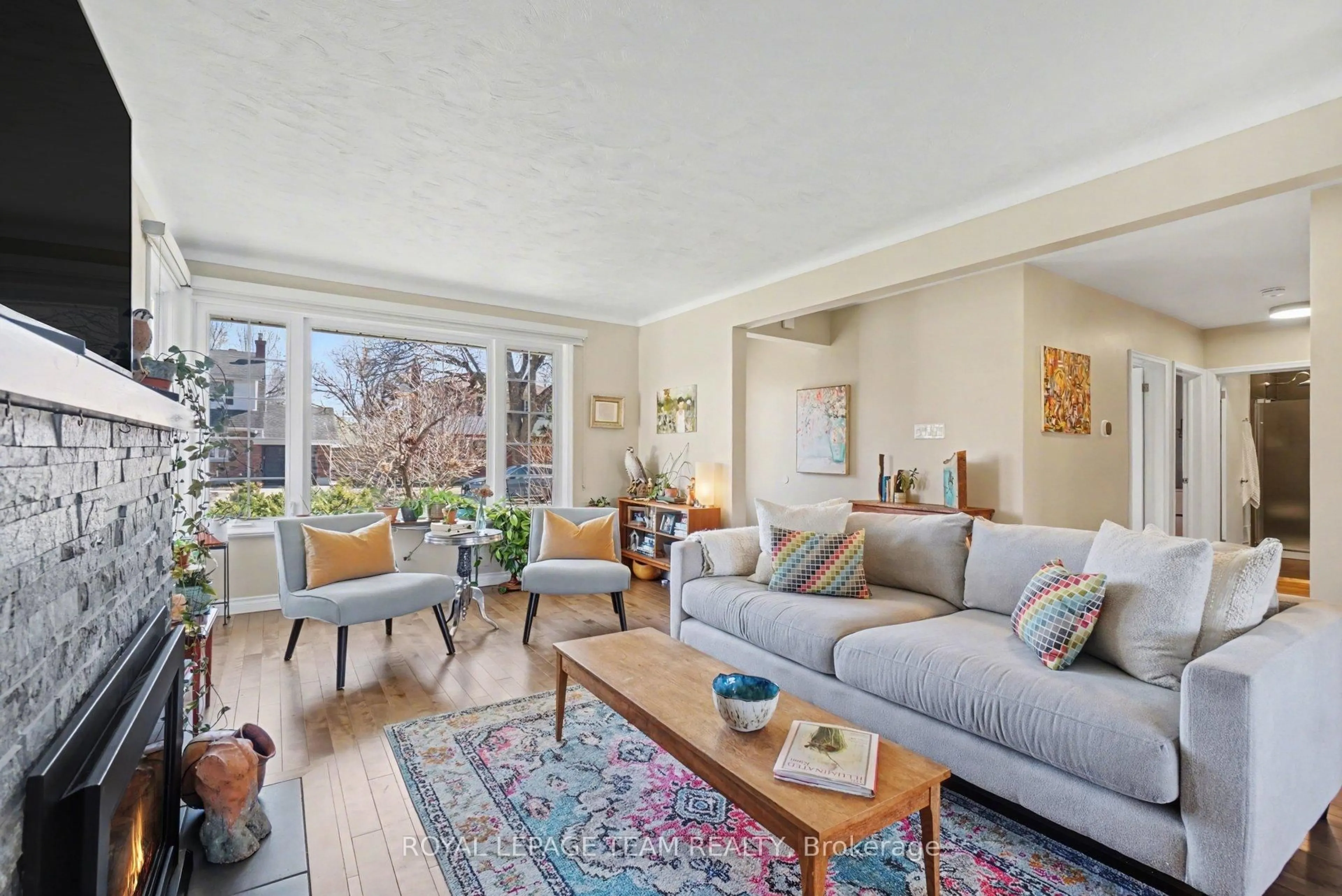 Living room with furniture, unknown for 2149 Dublin Ave, Ottawa Ontario K2C 0X7