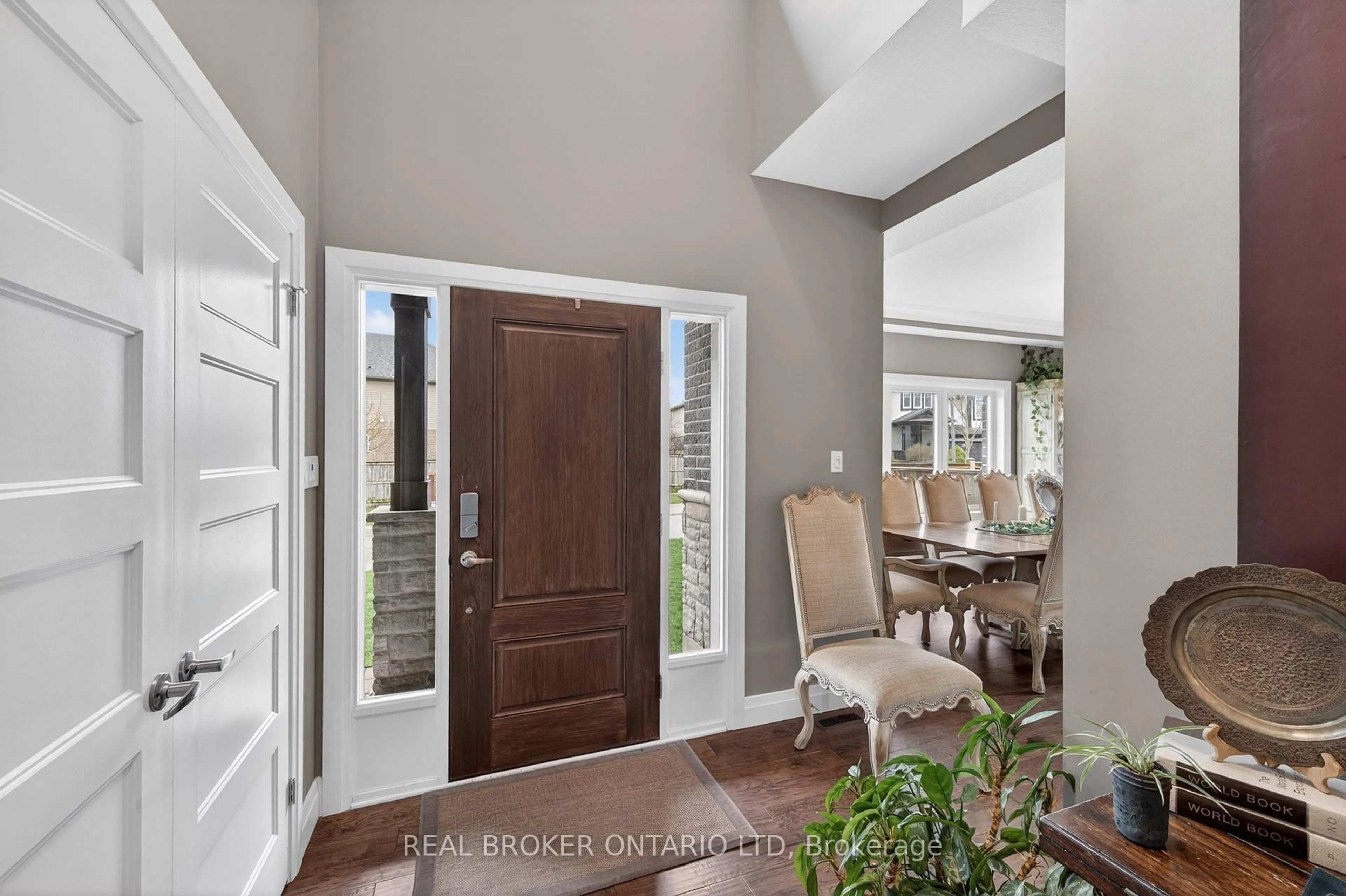 Indoor entryway for 3386 Settlement Tr, London South Ontario N6P 1W3