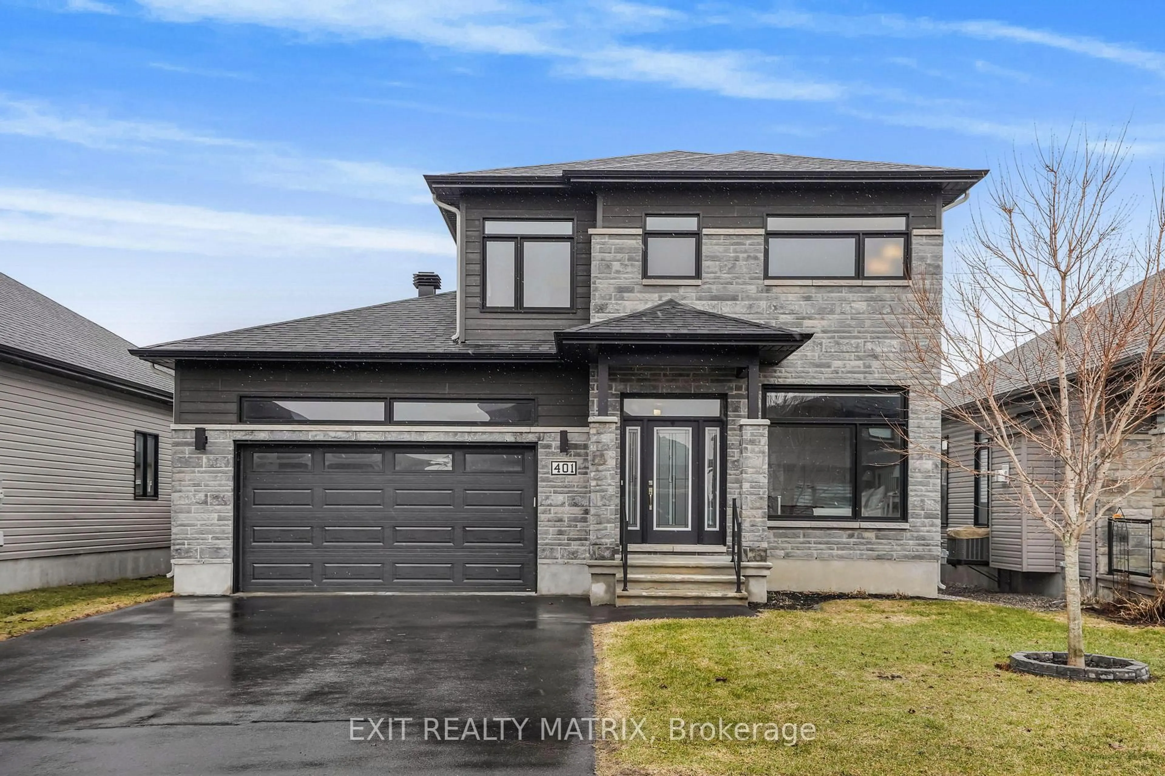 Home with brick exterior material, street for 401 Colmar St, Russell Ontario K0A 1W0