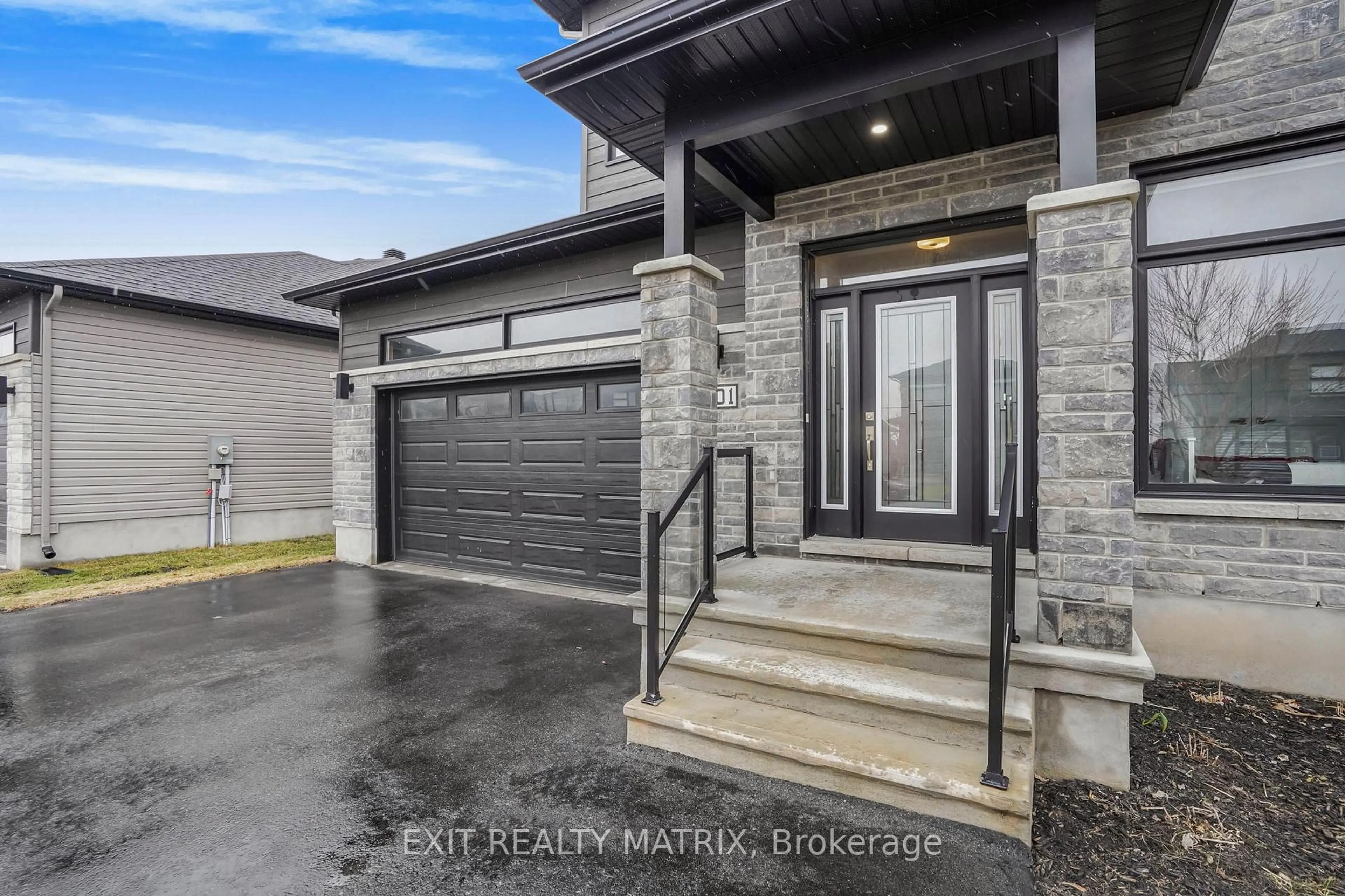 Unknown for 401 Colmar St, Russell Ontario K0A 1W0