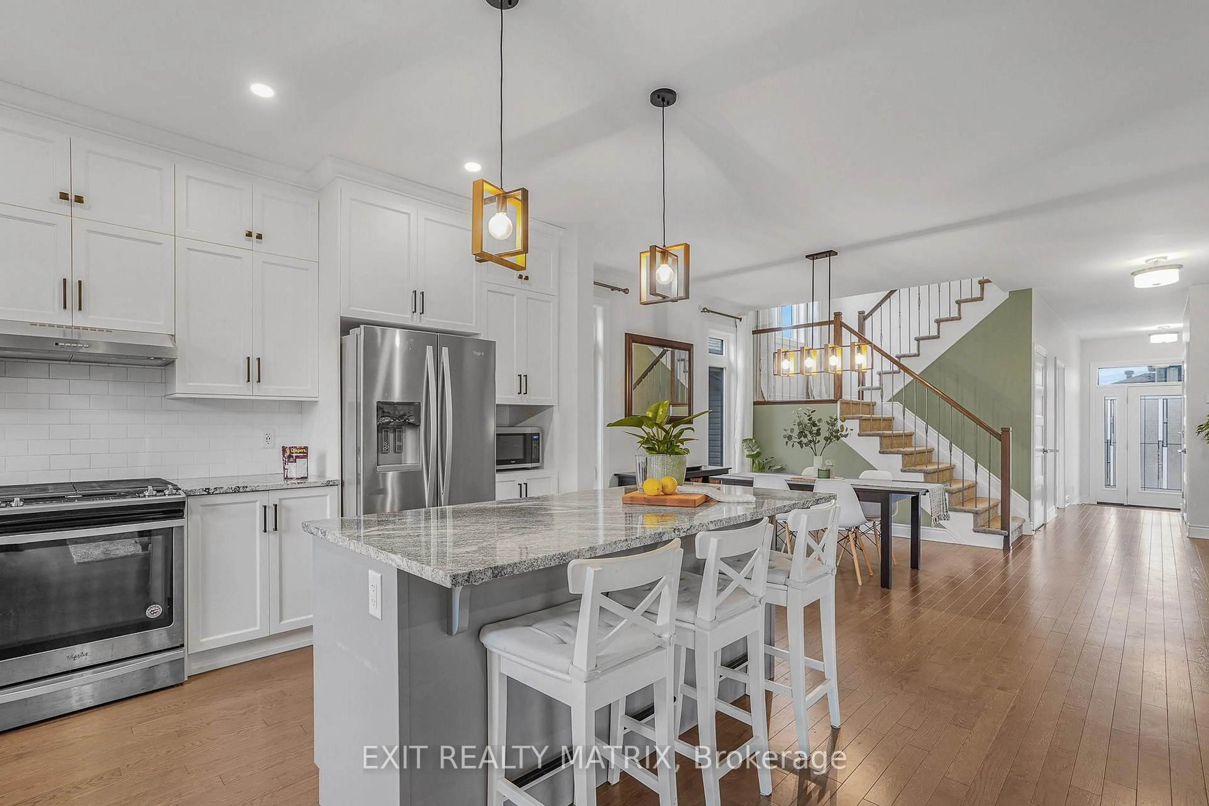 Open concept kitchen, ceramic/tile floor for 401 Colmar St, Russell Ontario K0A 1W0