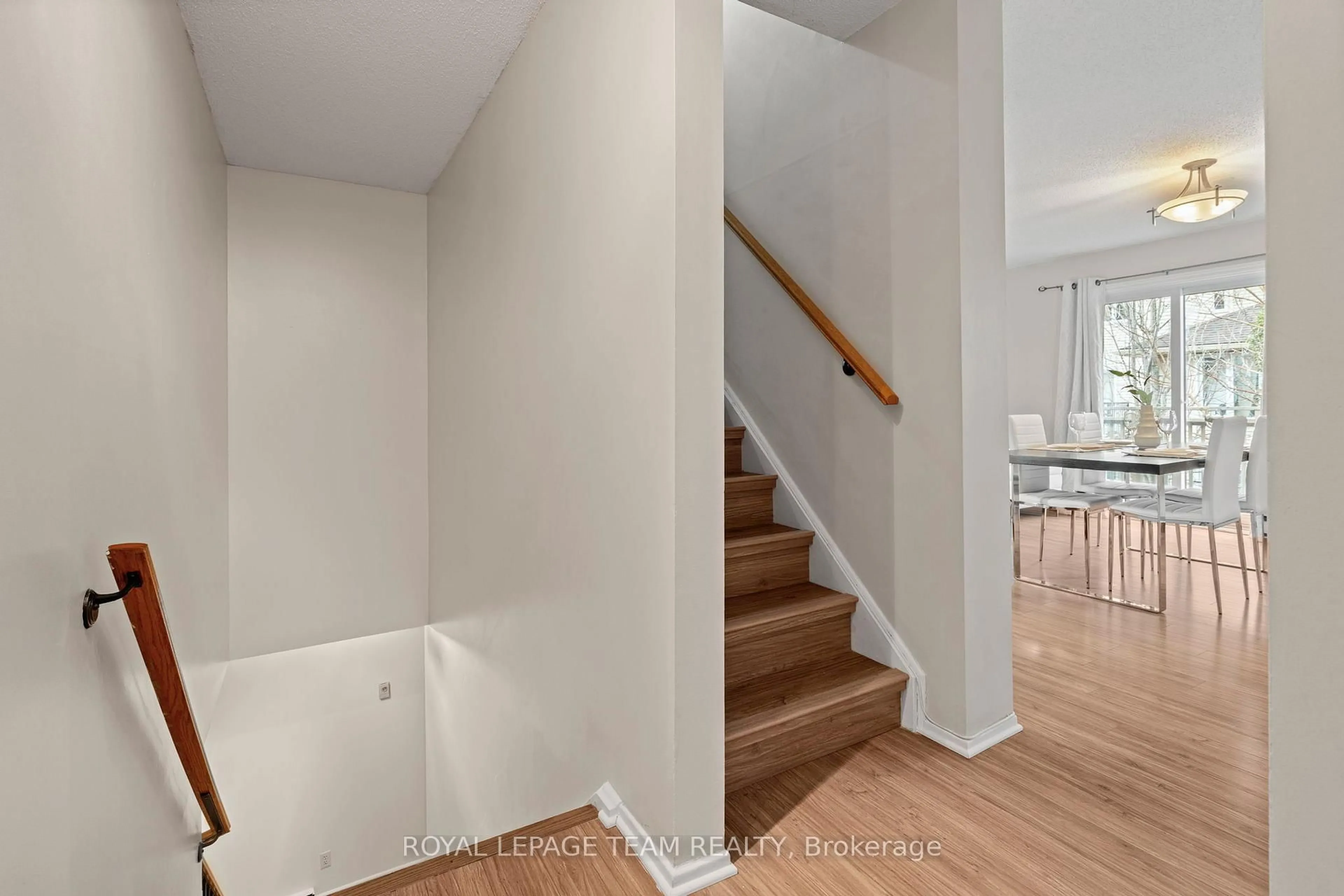 Unknown for 90 Haxby Private, Ottawa Ontario K1T 3C4