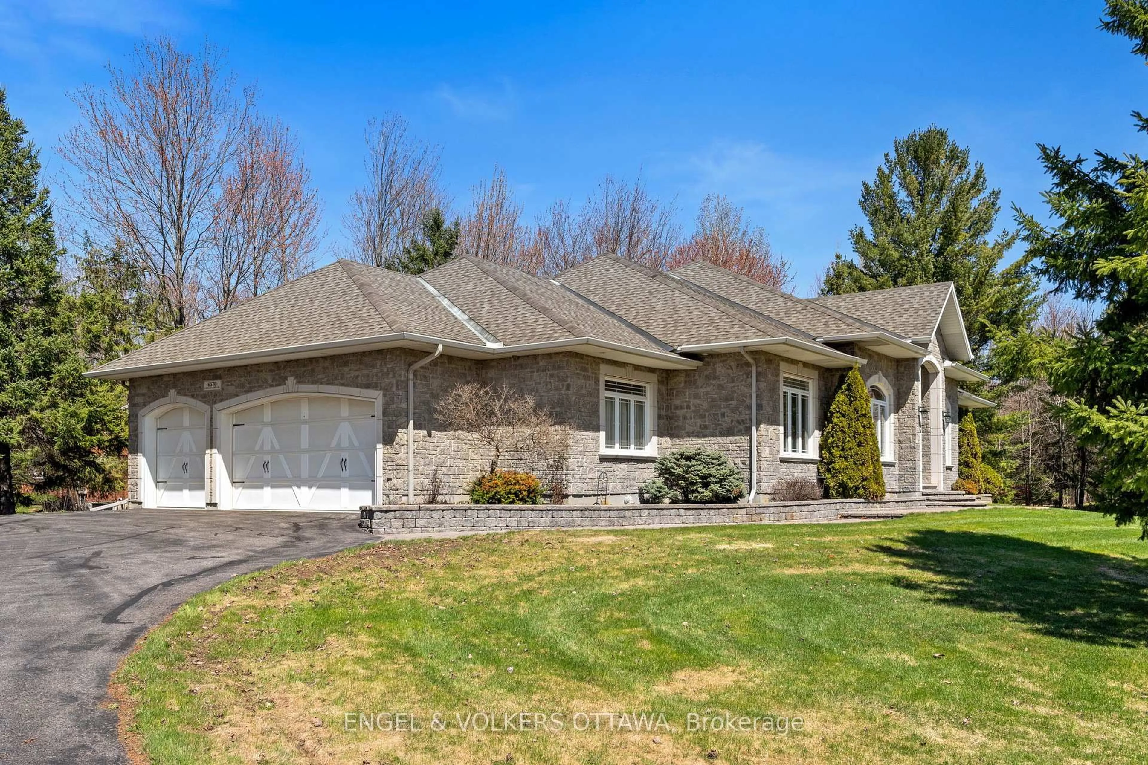 Home with brick exterior material, street for 6370 Emerald Links Dr, Ottawa Ontario K4P 1M4