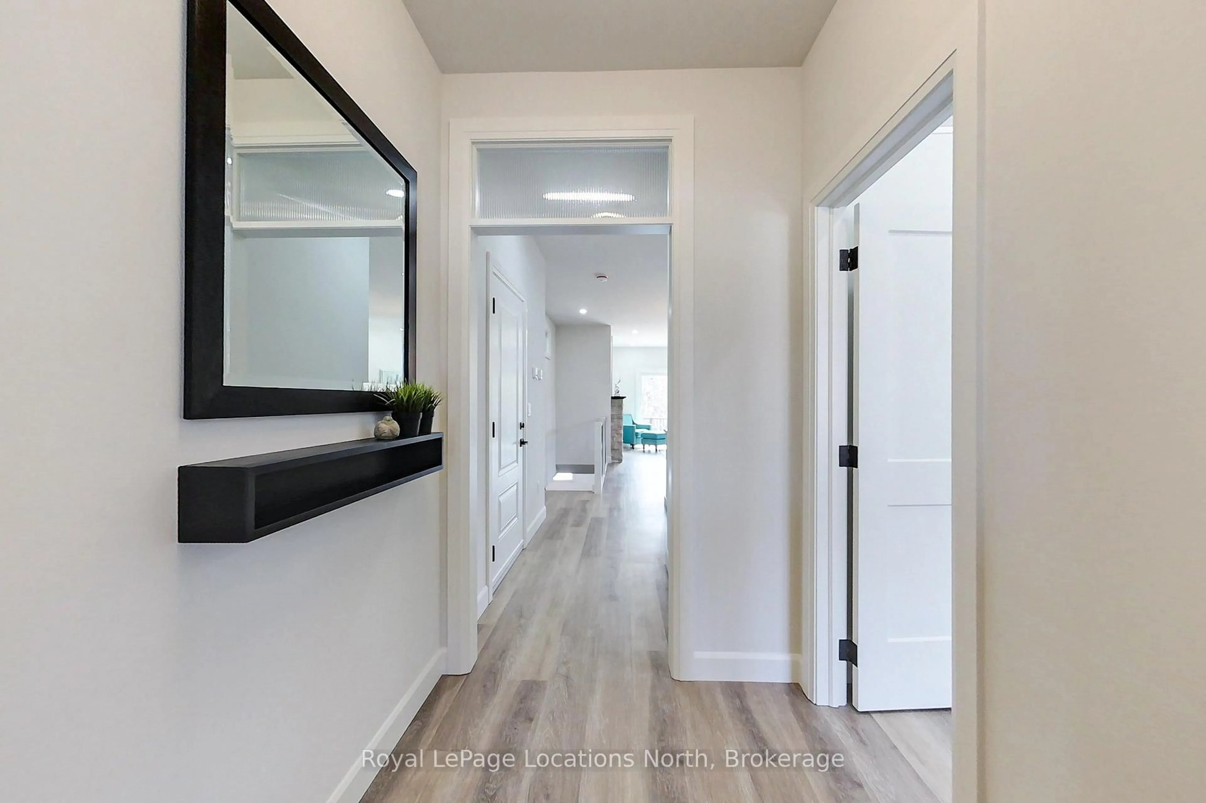 Indoor entryway for 145 Boucher St, Meaford Ontario N4L 1B7