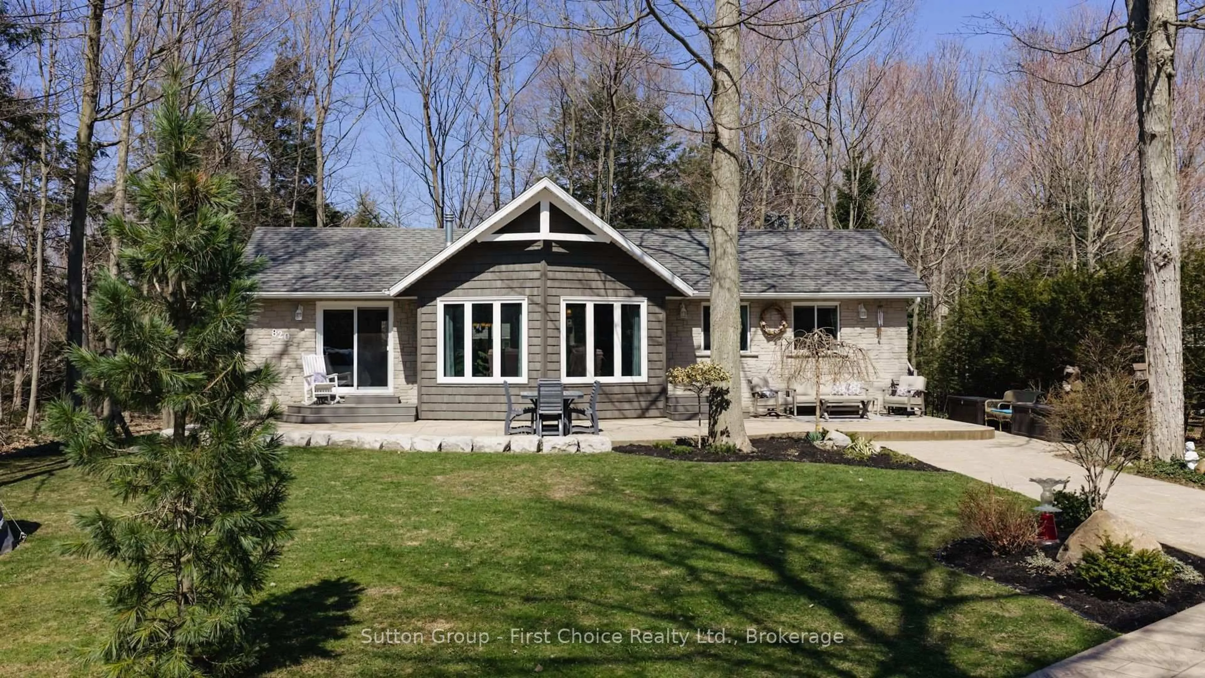 Home with vinyl exterior material, unknown for 820 Wilson Ave, Huron-Kinloss Ontario N0G 2R0