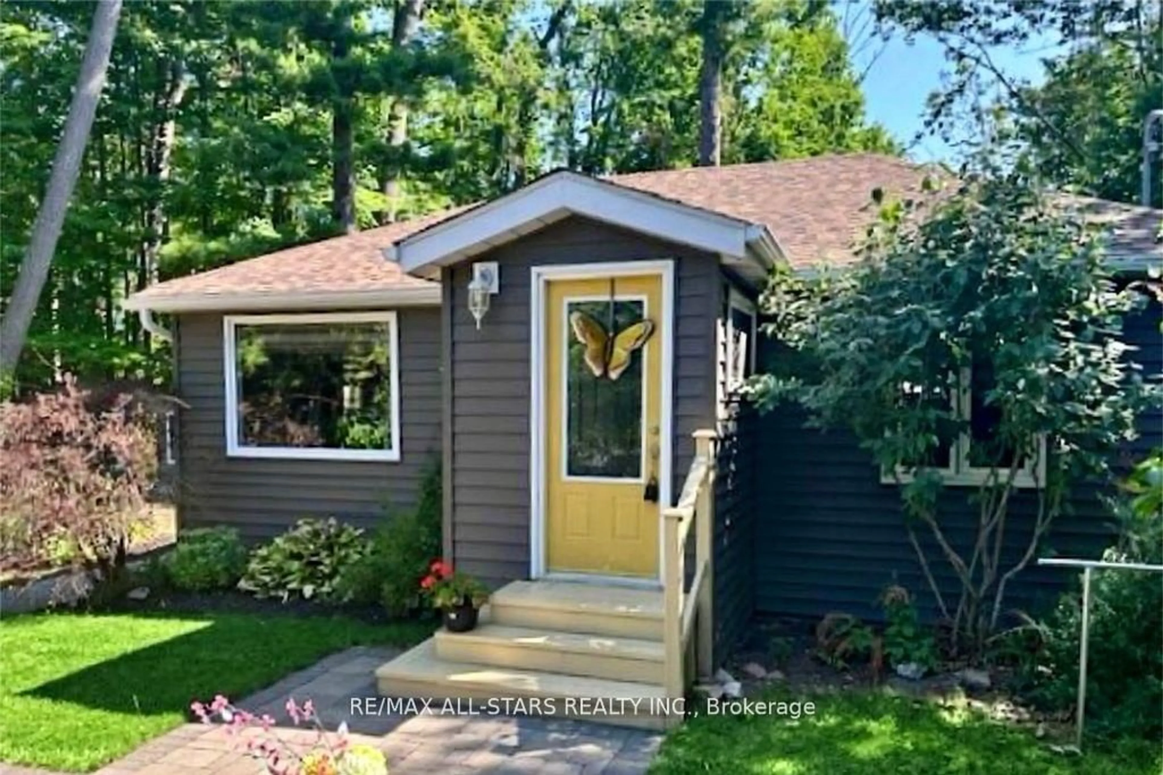 Home with vinyl exterior material, street for 29 Stinsons Bay Rd, Kawartha Lakes Ontario K0M 1N0