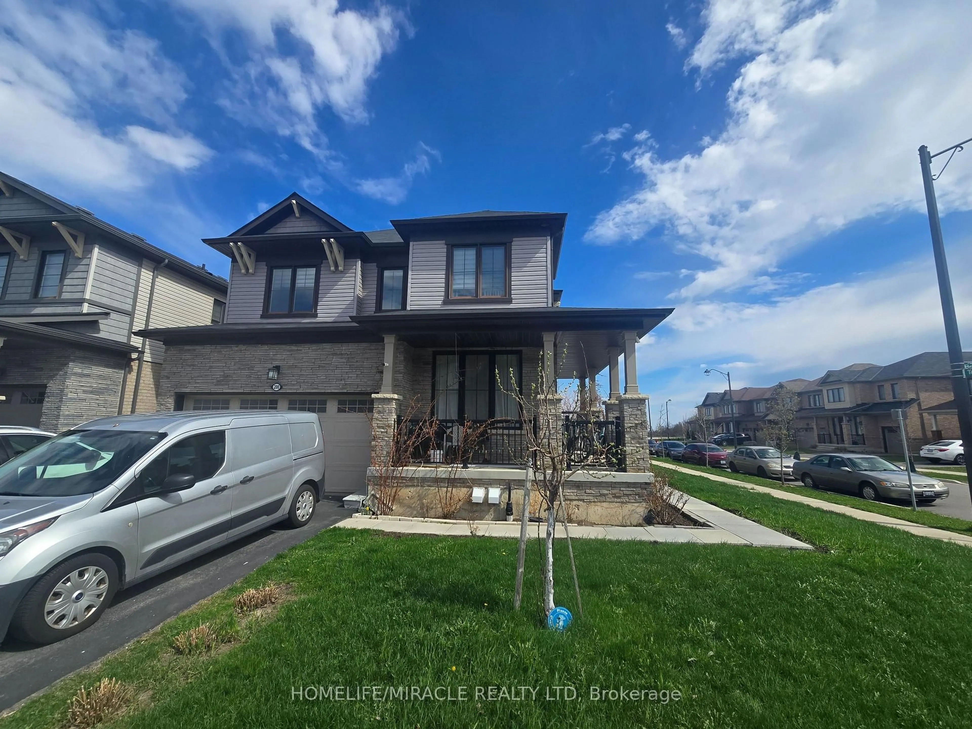 Home with vinyl exterior material, unknown for 200 Bedrock Dr, Hamilton Ontario L8J 0K6