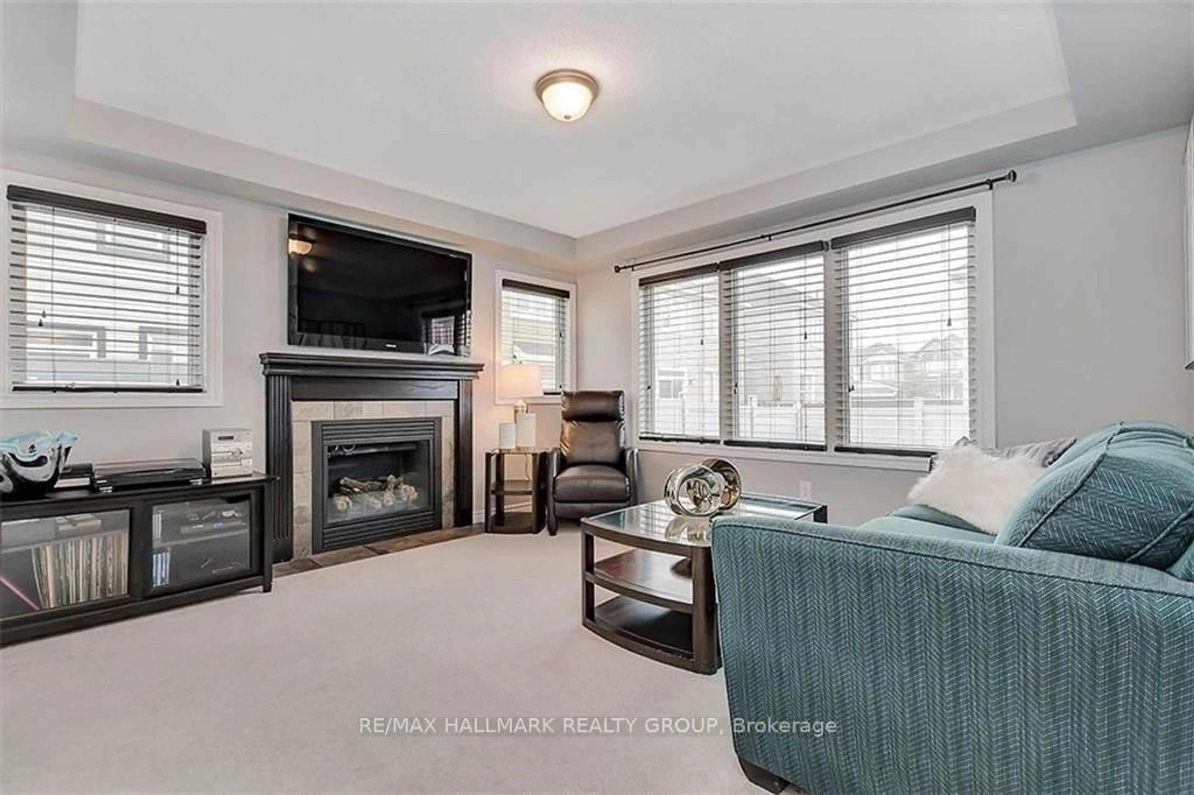 Living room with furniture, unknown for 81 Switch Grass Cres, Ottawa Ontario K2J 5Z3