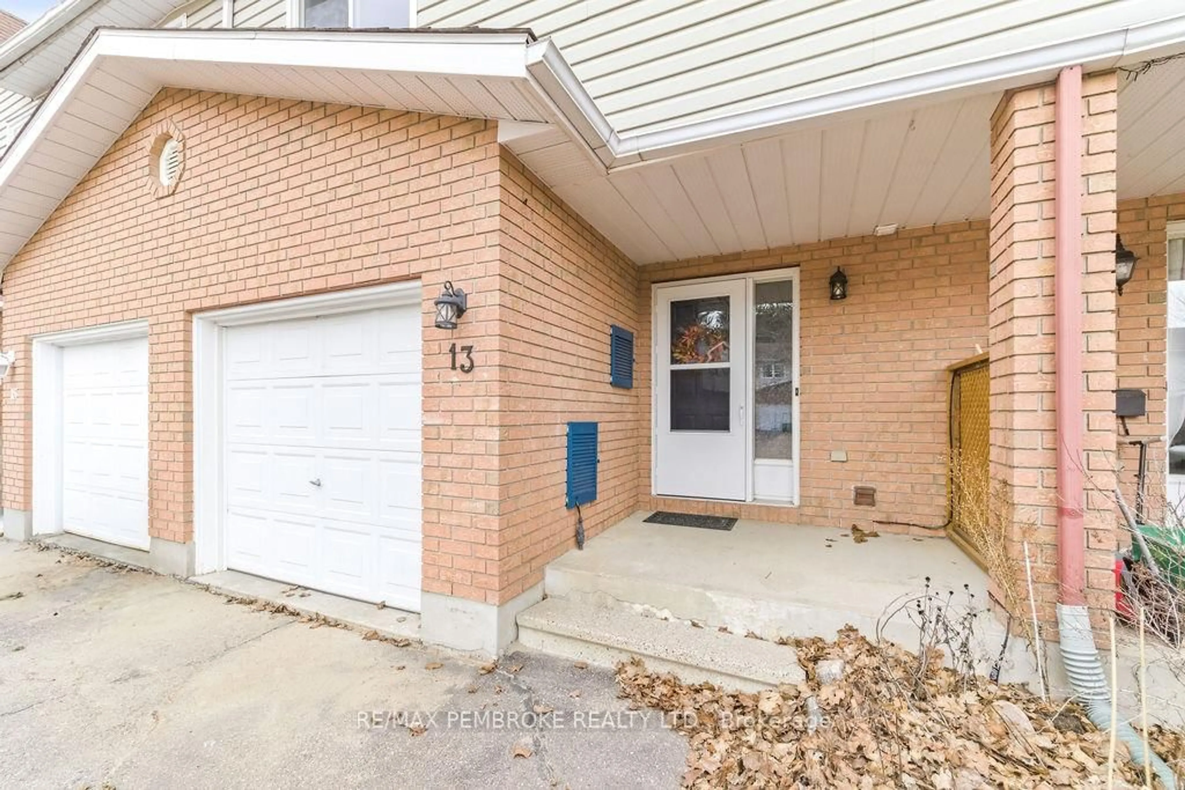 Unknown for 13 Vermont Meadows, Petawawa Ontario K8H 3N3