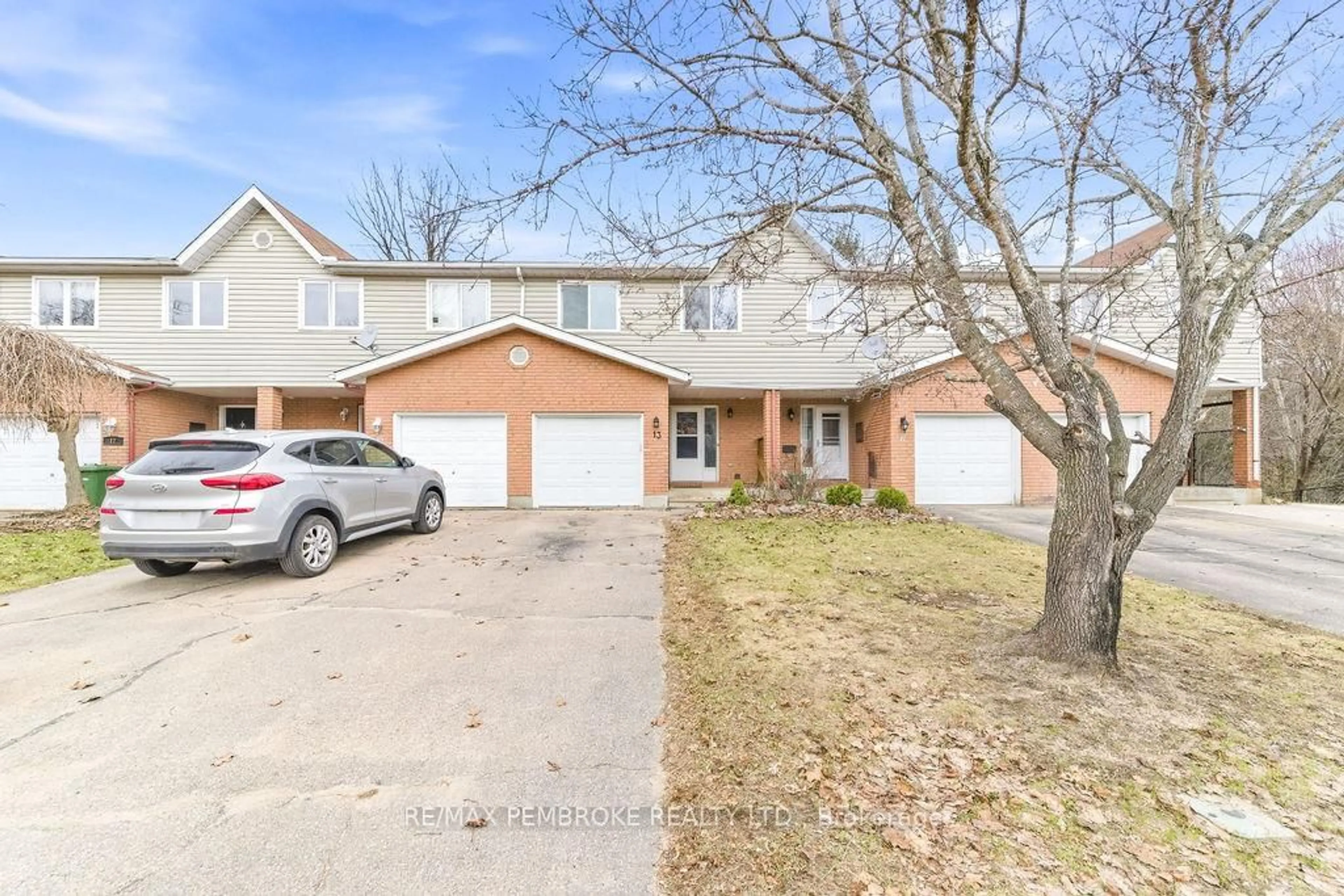 Unknown for 13 Vermont Meadows, Petawawa Ontario K8H 3N3