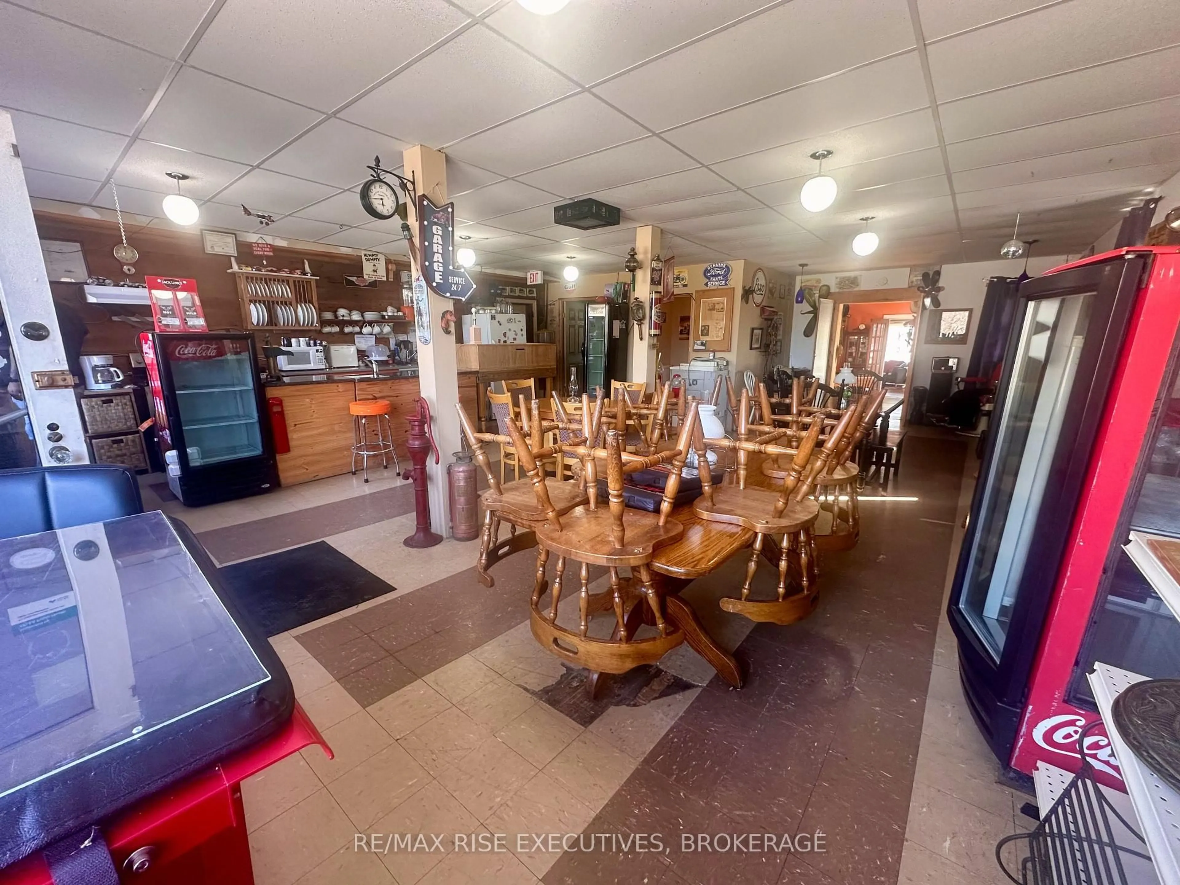 Dining room, unknown for 16 Westport Rd, Godfrey Ontario K0H 1T0
